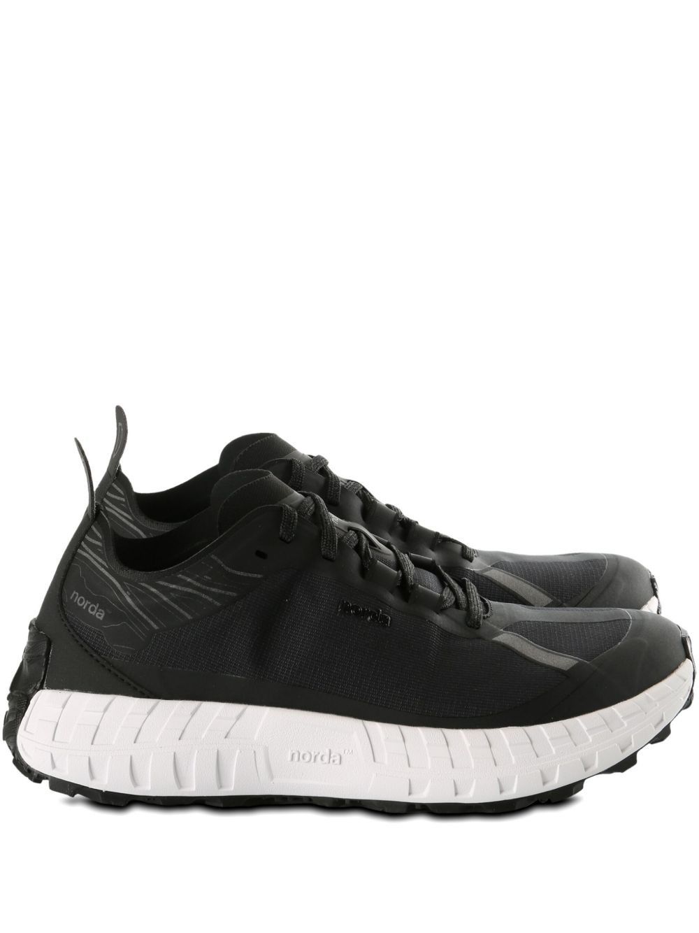 001 SNEAKERS