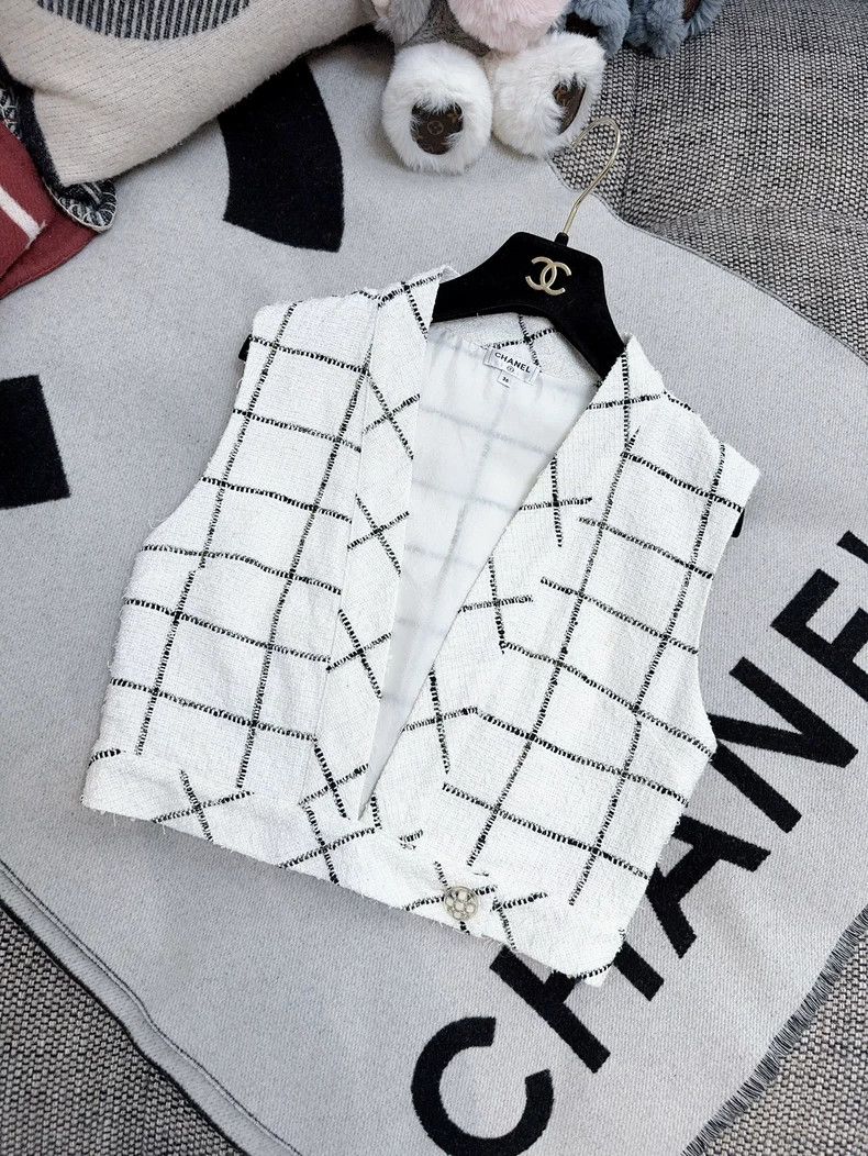 Chanel Chanel 19s beach series black and white plaid vest Size XS / US 0-2 / IT 36-38 - 8 Thumbnail
