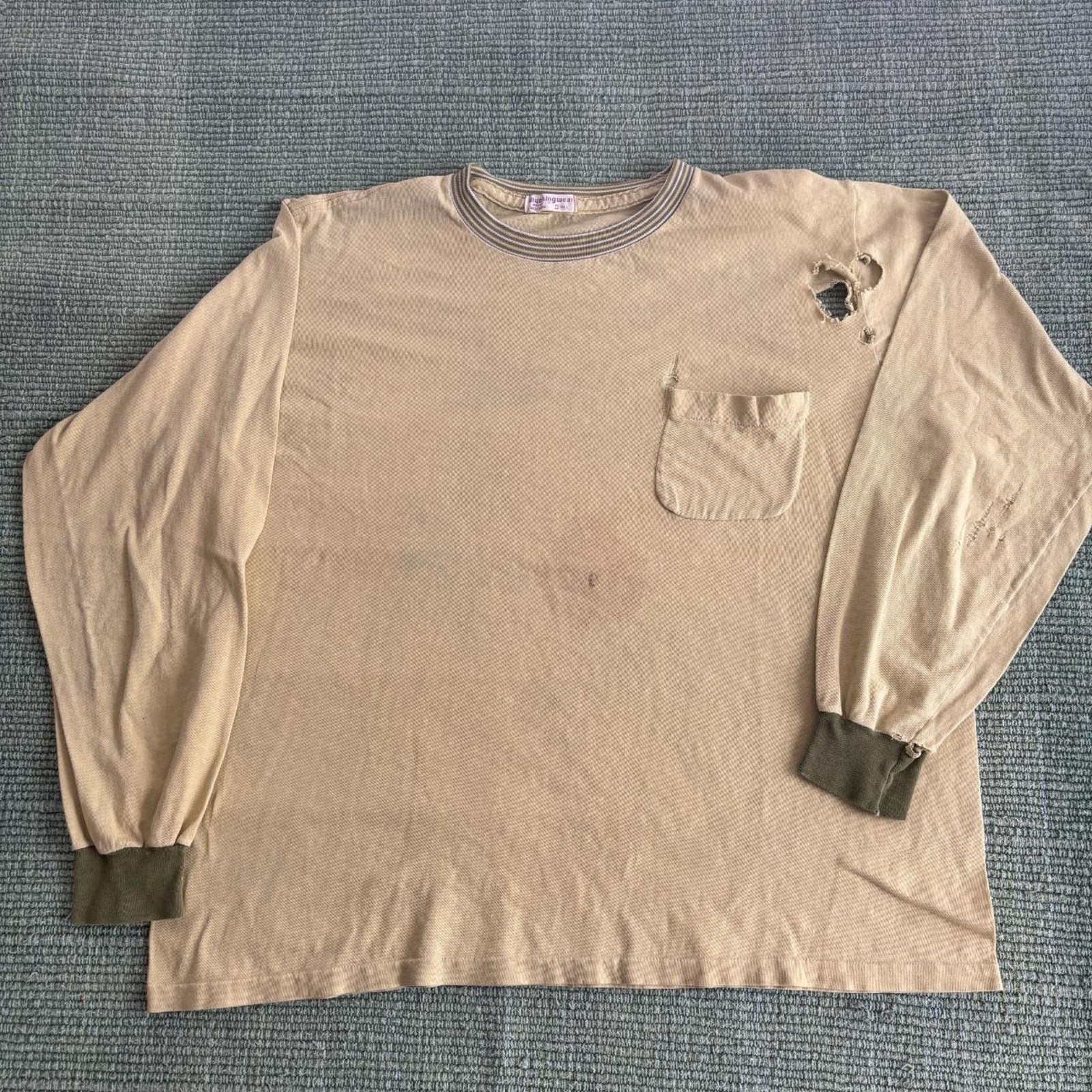 Vintage True vintage 70s thrashed munsingwear long sleeve pocket tee Size US L / EU 52-54 / 3 - 1 Thumbnail