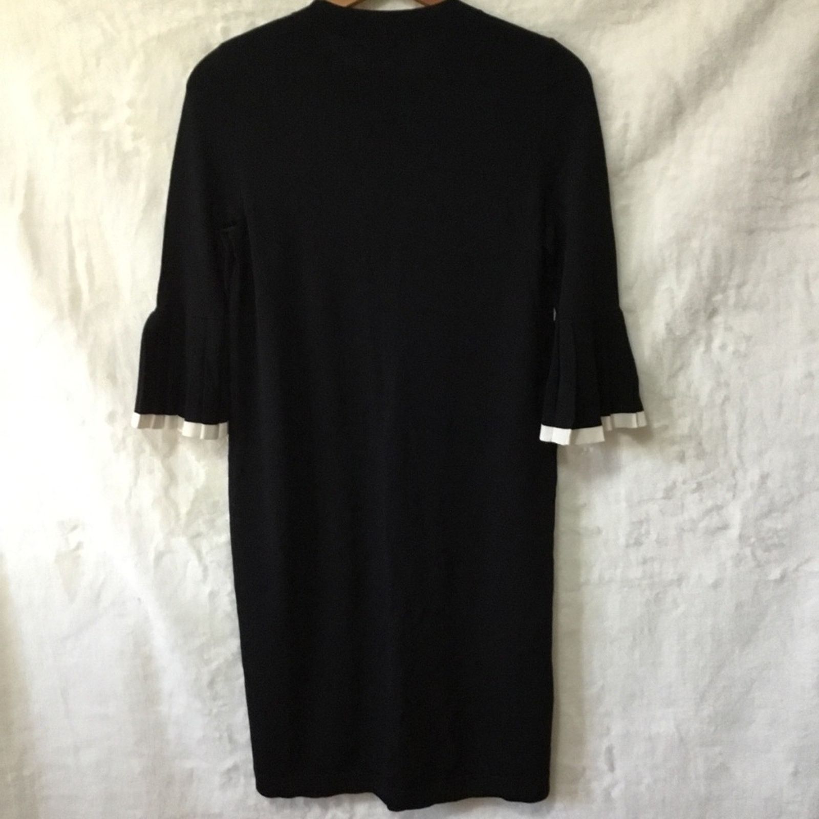 Cos COS Black Stretchy Dress with White Trim On Pleated Cuffs Size XS / US 0-2 / IT 36-38 - 15 Thumbnail
