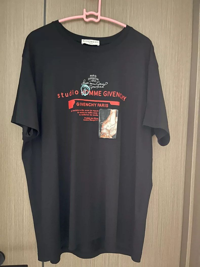 Givenchy Givenchy Men's short sleeve T-shirt 2506-Nextarrow Size US L / EU 52-54 / 3 - 1 Thumbnail