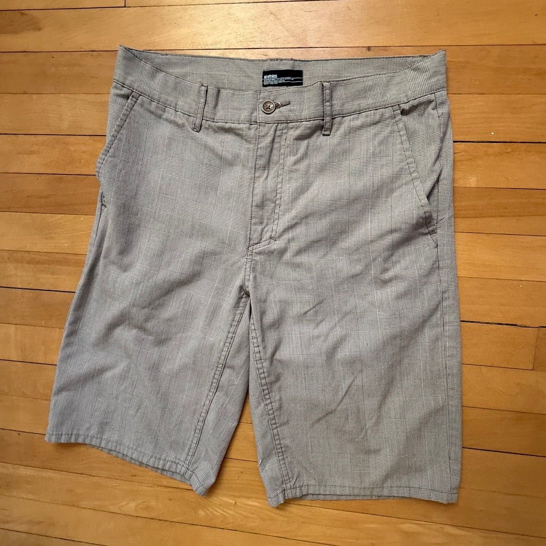 Etnies Vintage Etnies Skater Shorts Sz 32 Grey Check Plaid Y2K Size US 32 / EU 48 - 1 Thumbnail