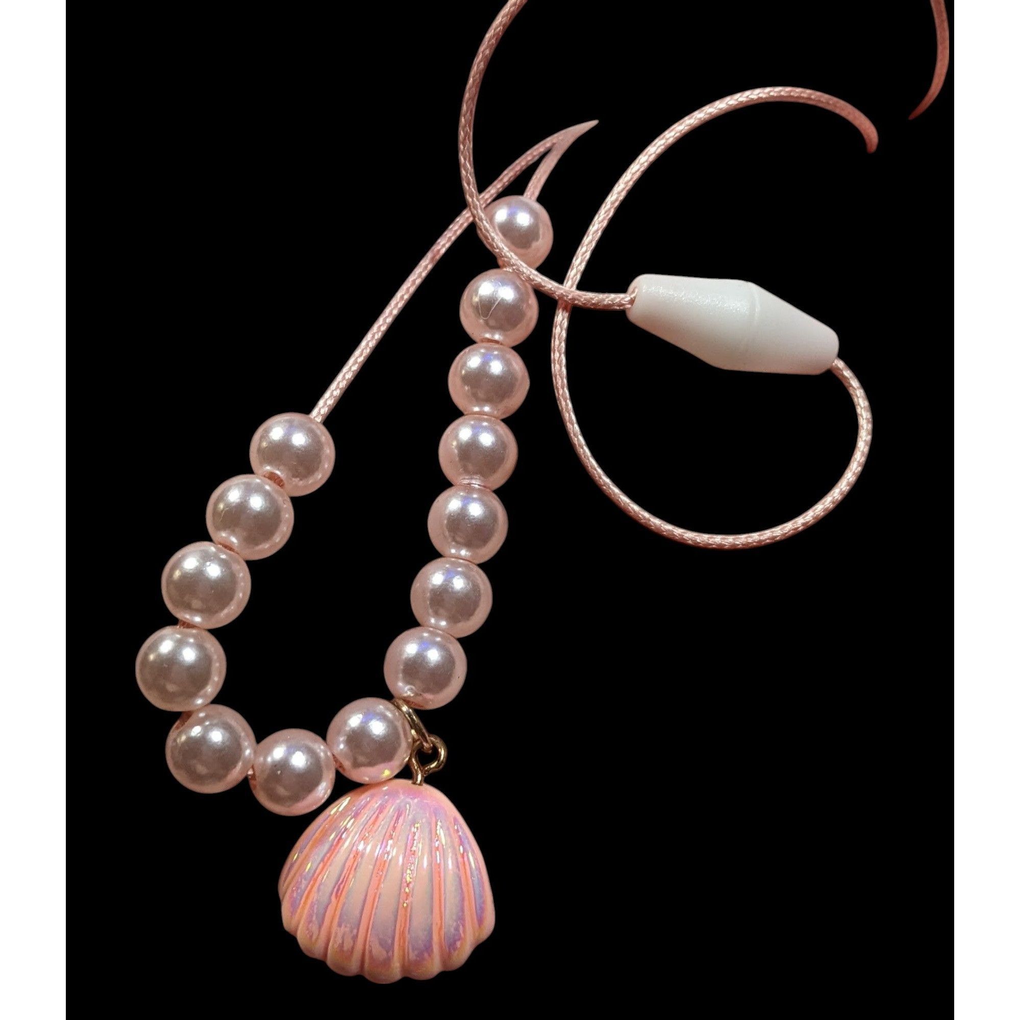 Other Pink Mermaidcore Iridescent Shell Pendant Beaded Necklace Size ONE SIZE - 3 Thumbnail