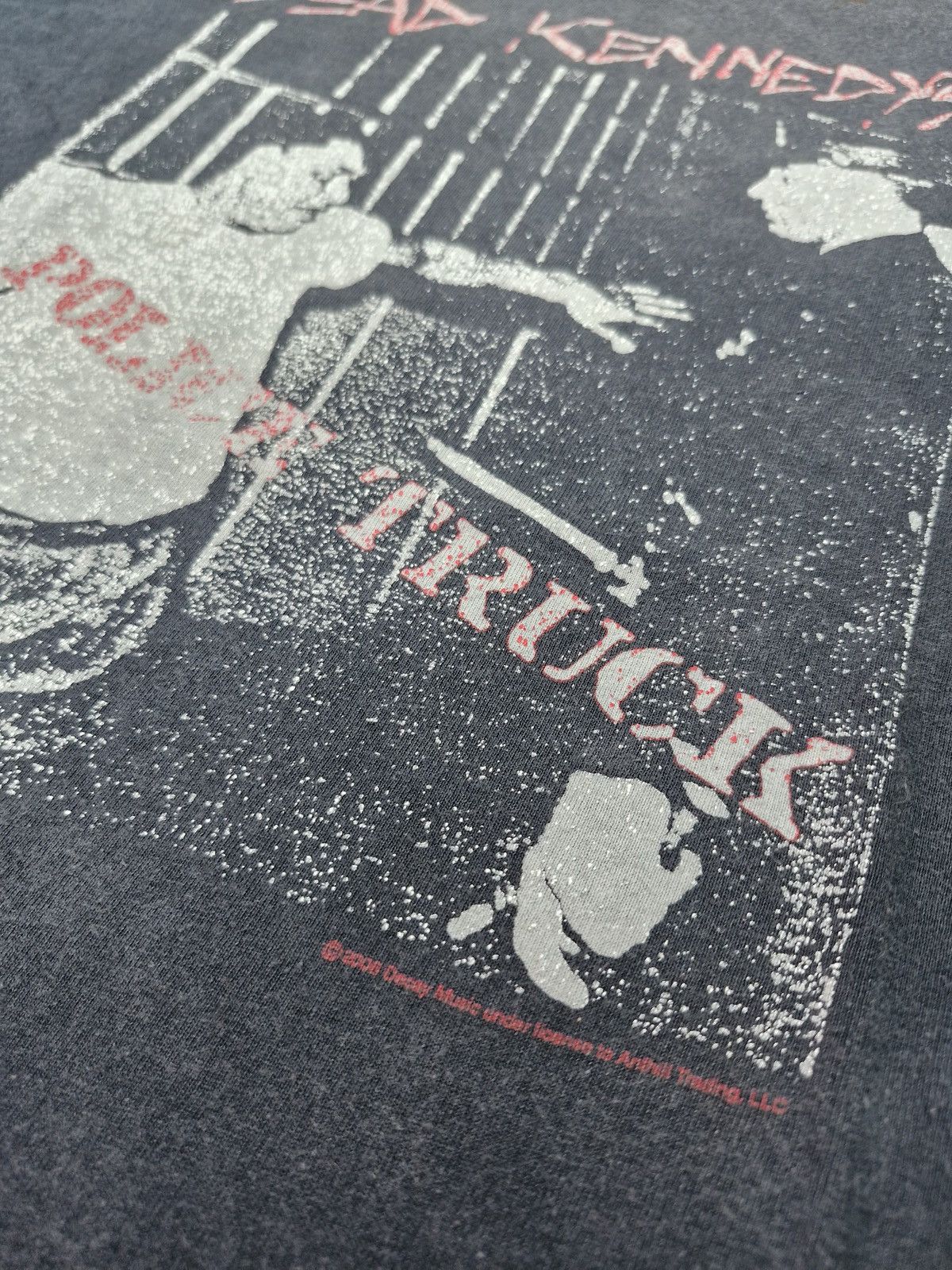 Dead Kennedys Vintage 2000s Dead Kennedys Police Truck Faded Tee Size US M / EU 48-50 / 2 - 3 Thumbnail