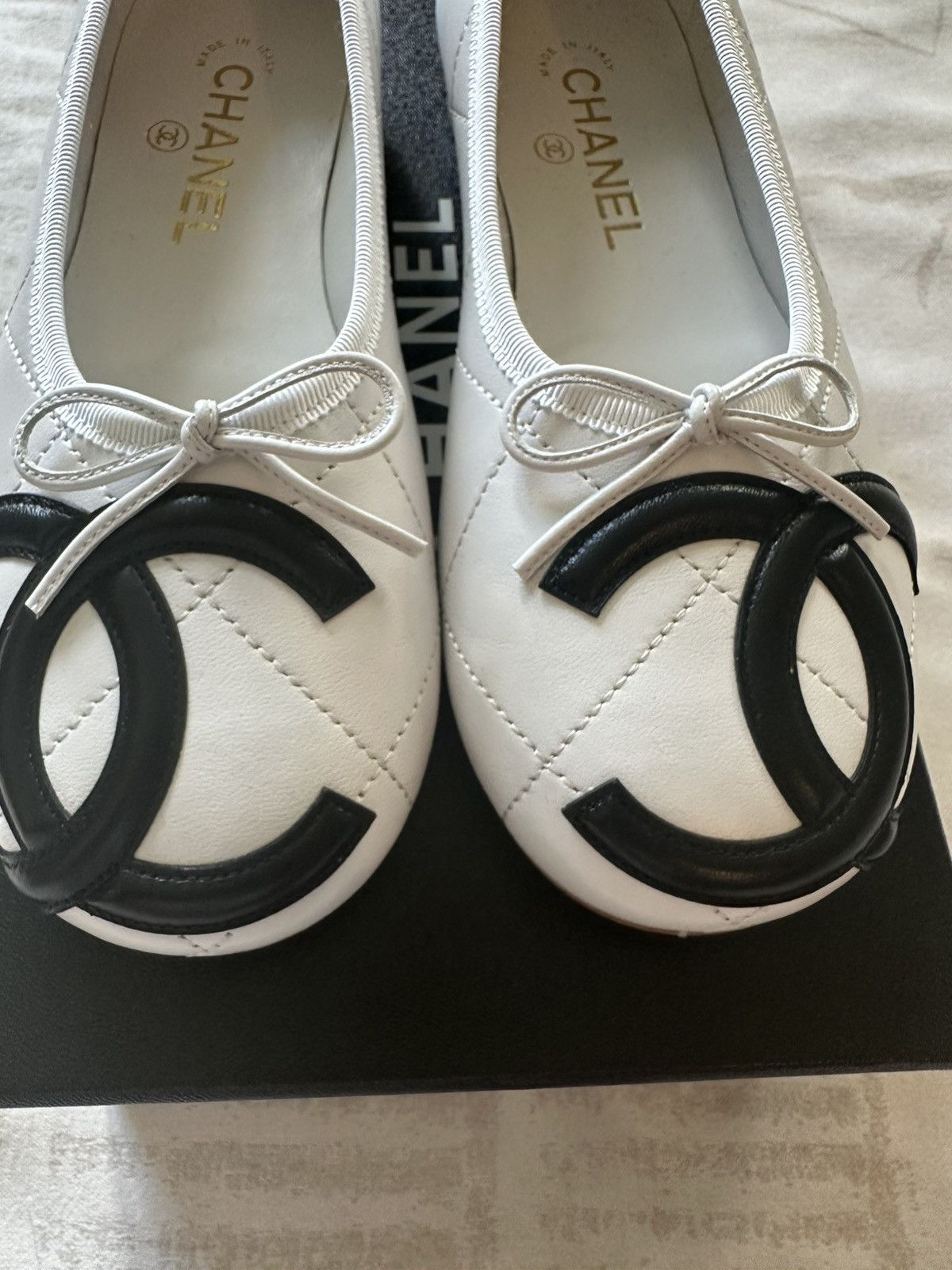 Chanel chanel 26M coco beach cambon flat white color size 36.5 Size US 6.5 / IT 36.5 - 4 Thumbnail
