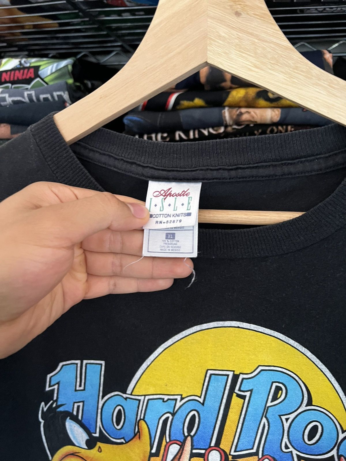 Hard Rock Cafe 90s HRC Looney Tunes Coyote Daffy Duck Foghorn Leghorn Wile Size US XL / EU 56 / 4 - 3 Thumbnail