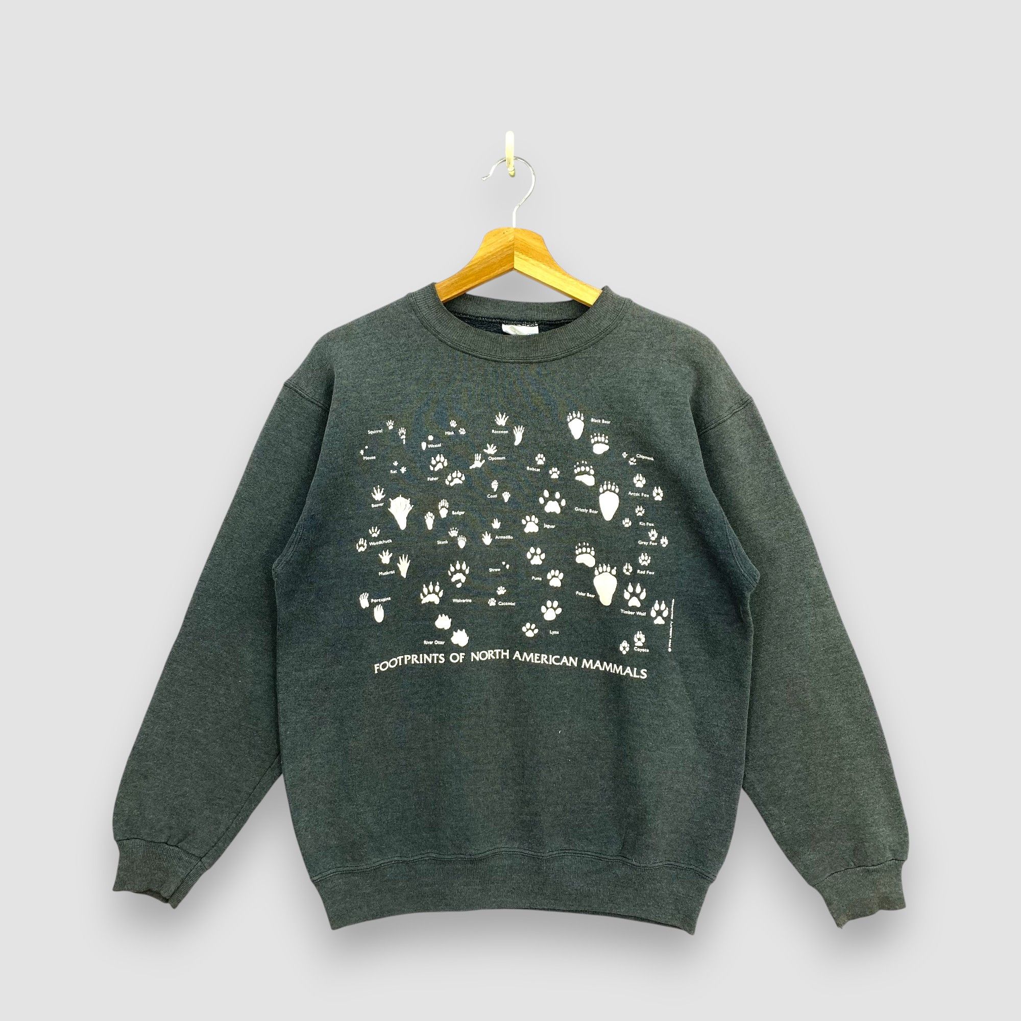 Vintage Vintage Hanes Sweater Footprints of North American Mammals Size US S / EU 44-46 / 1 - 1 Thumbnail