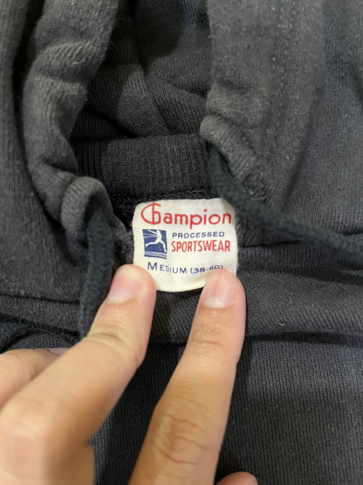 Champion vintage Champion Reverse Weave hoodie in a faded black Size US M / EU 48-50 / 2 - 6 Thumbnail