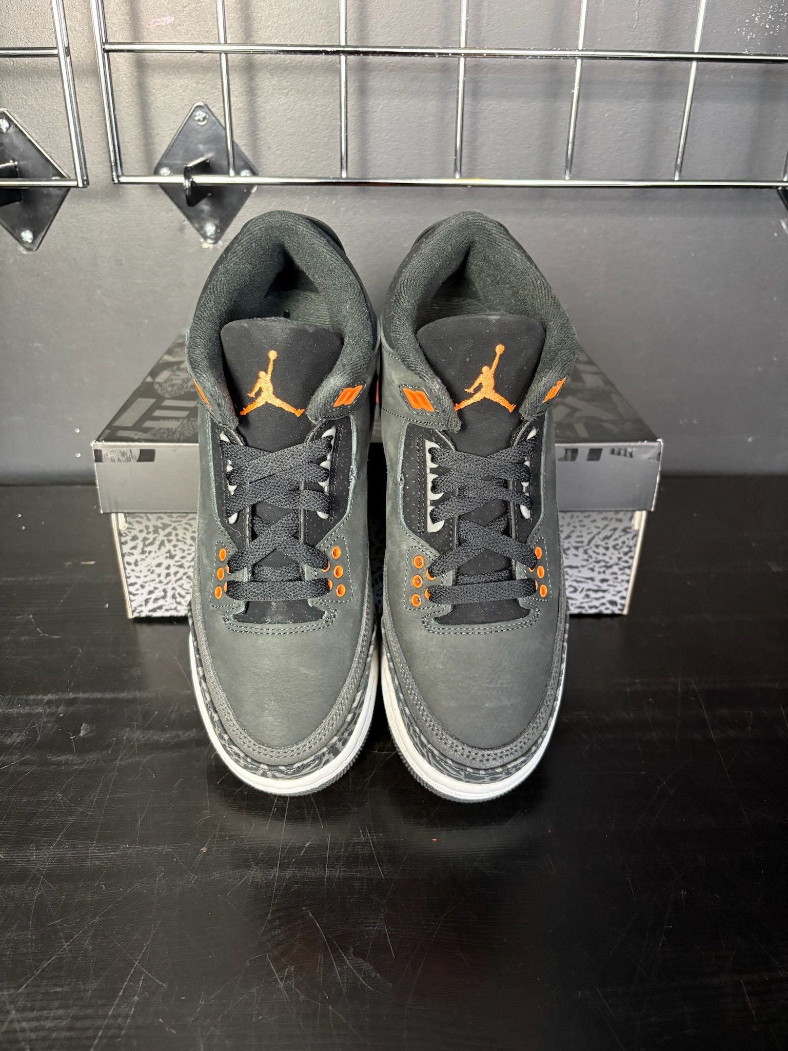 Jordan Brand Air Jordan 3 Retro "Fear Pack" (2023) (GS) - Size 6 Size US 6 / EU 39 - 3 Thumbnail
