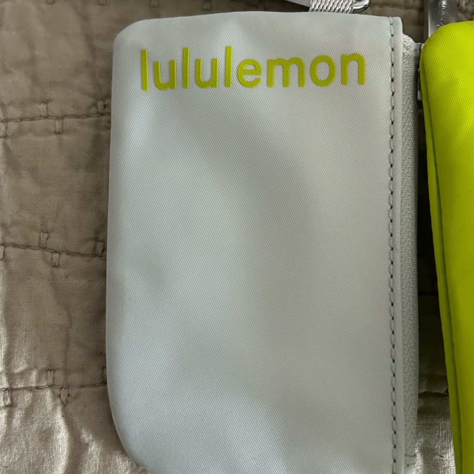 Lululemon Lululemon Dual Pouch Wristlet Vapor Lichen Lime NWT Size ONE SIZE - 7 Thumbnail