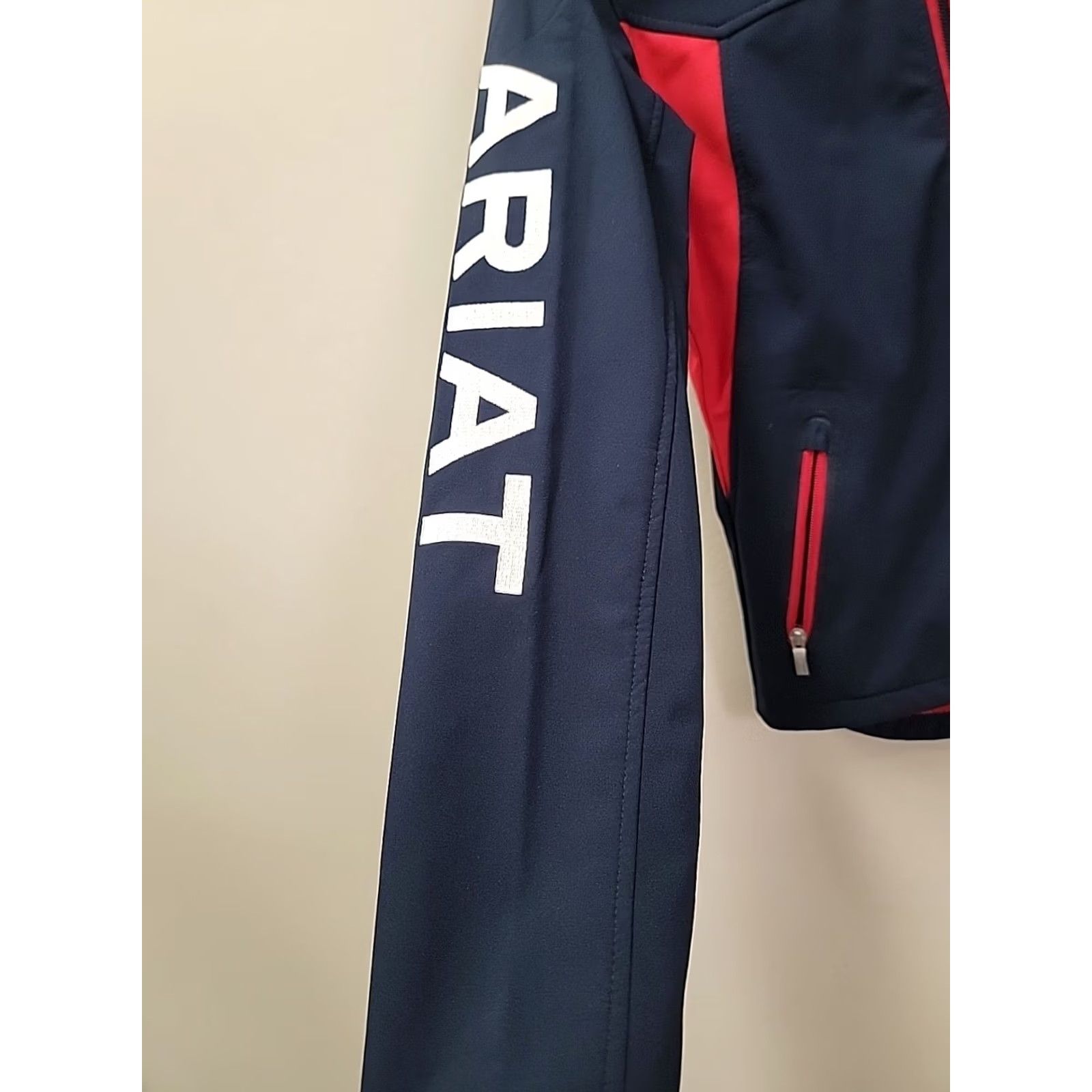 Ariat Ariat Womens XS Jacket Softshell Zip Multicolor Logo USA 18 Chest Short Length Regular Fit Mens Womens Girls? Size XS / US 0-2 / IT 36-38 - 4 Thumbnail