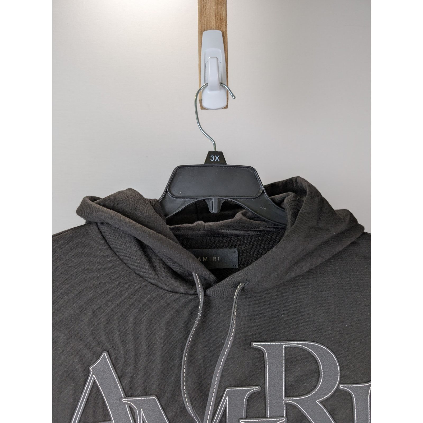 Amiri o1rshd1 Q:2 / Applique Logo Hoodie in Black Size US S / EU 44-46 / 1 - 8 Thumbnail