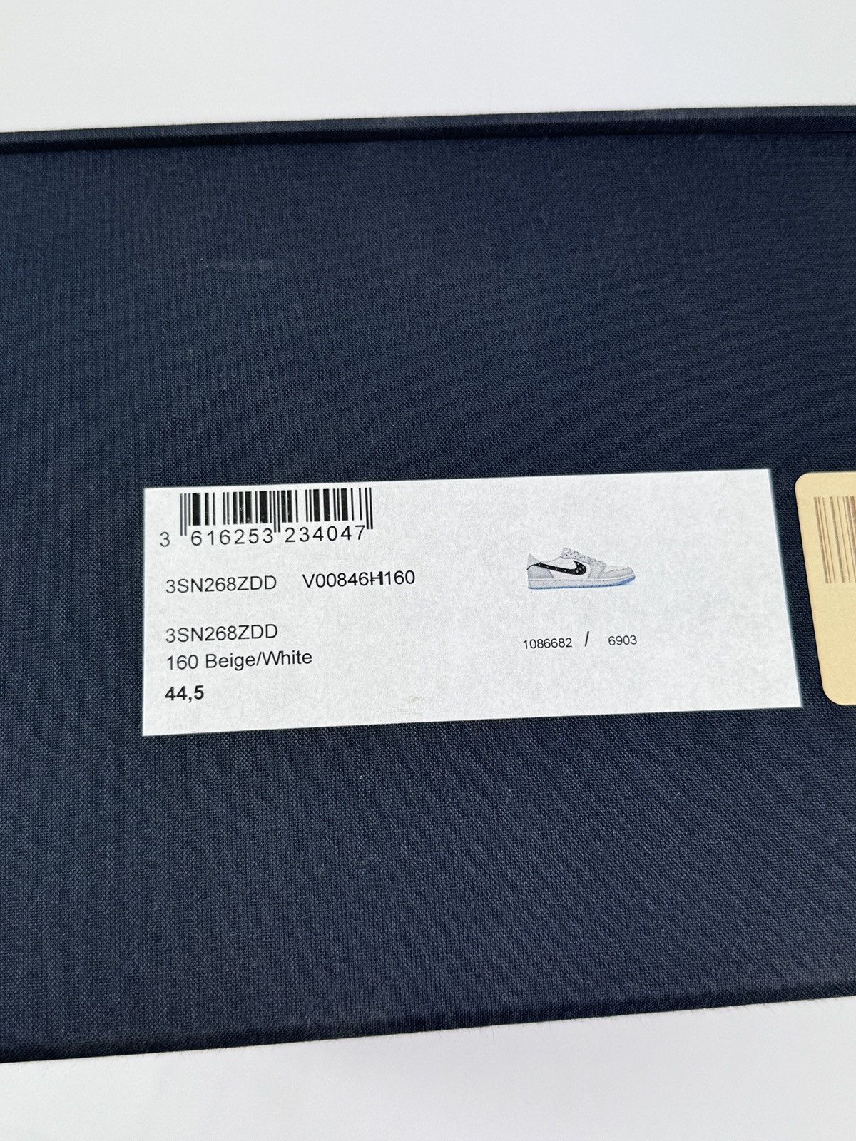 Dior × Jordan Brand AIR DIOR JORDAN SNEAKERS Size US 10.5 / EU 43-44 - 16 Thumbnail
