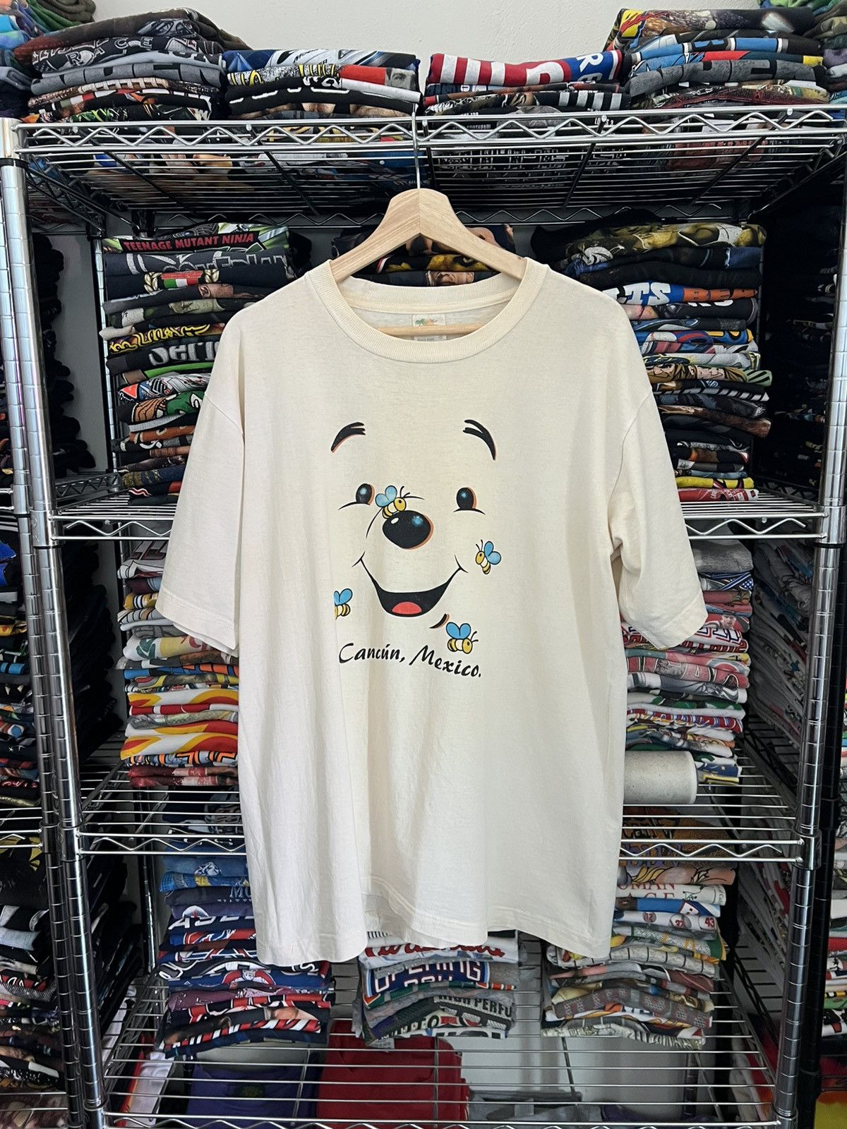 Disney 90s Winnie Pooh Bees Cancun Mexico Souvenir Size US XL / EU 56 / 4 - 1 Thumbnail