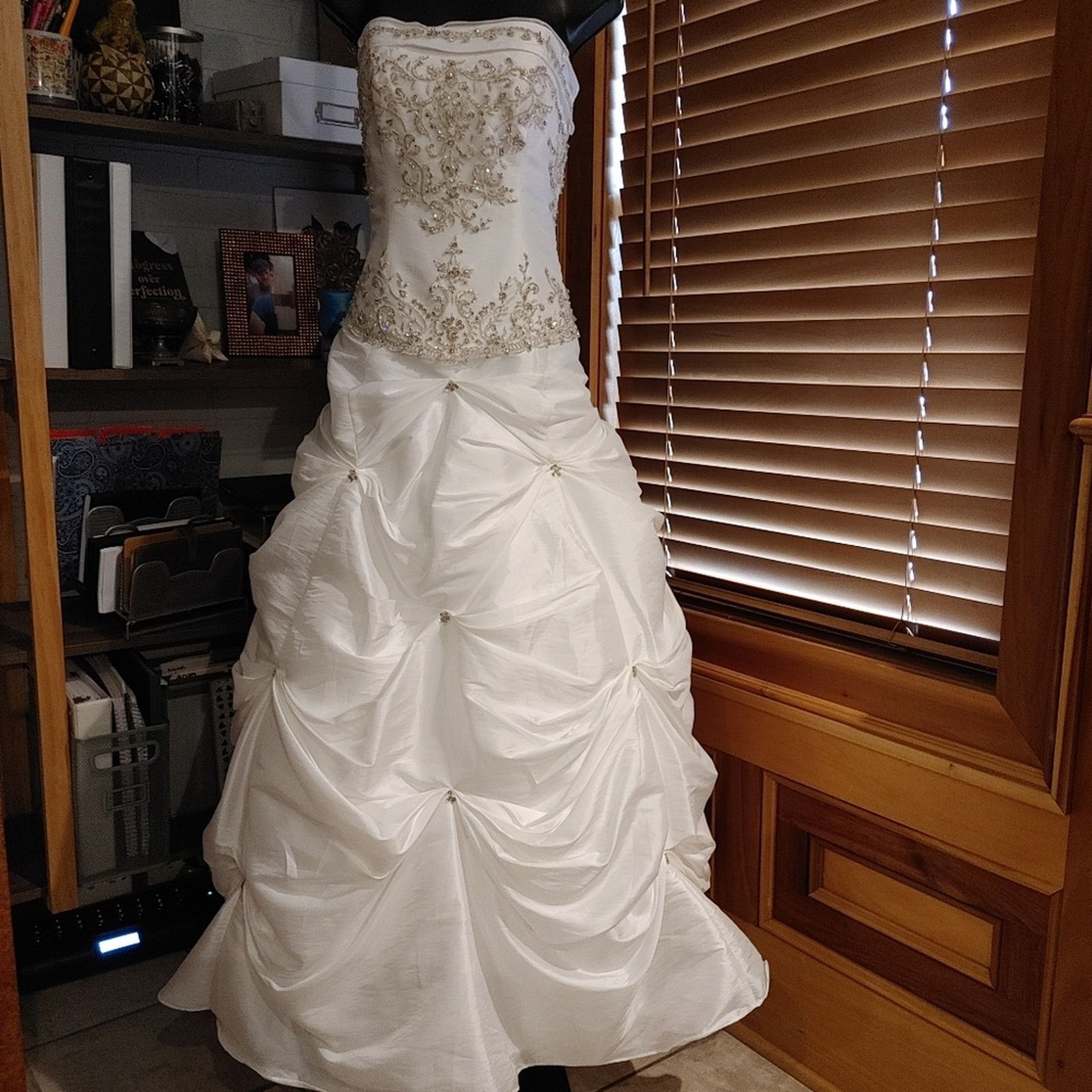 Other Strapless Wedding Gown w/ Beading and Tufted Skirt -STUNNING Size XL / US 12-14 / IT 48-50 - 1 Thumbnail