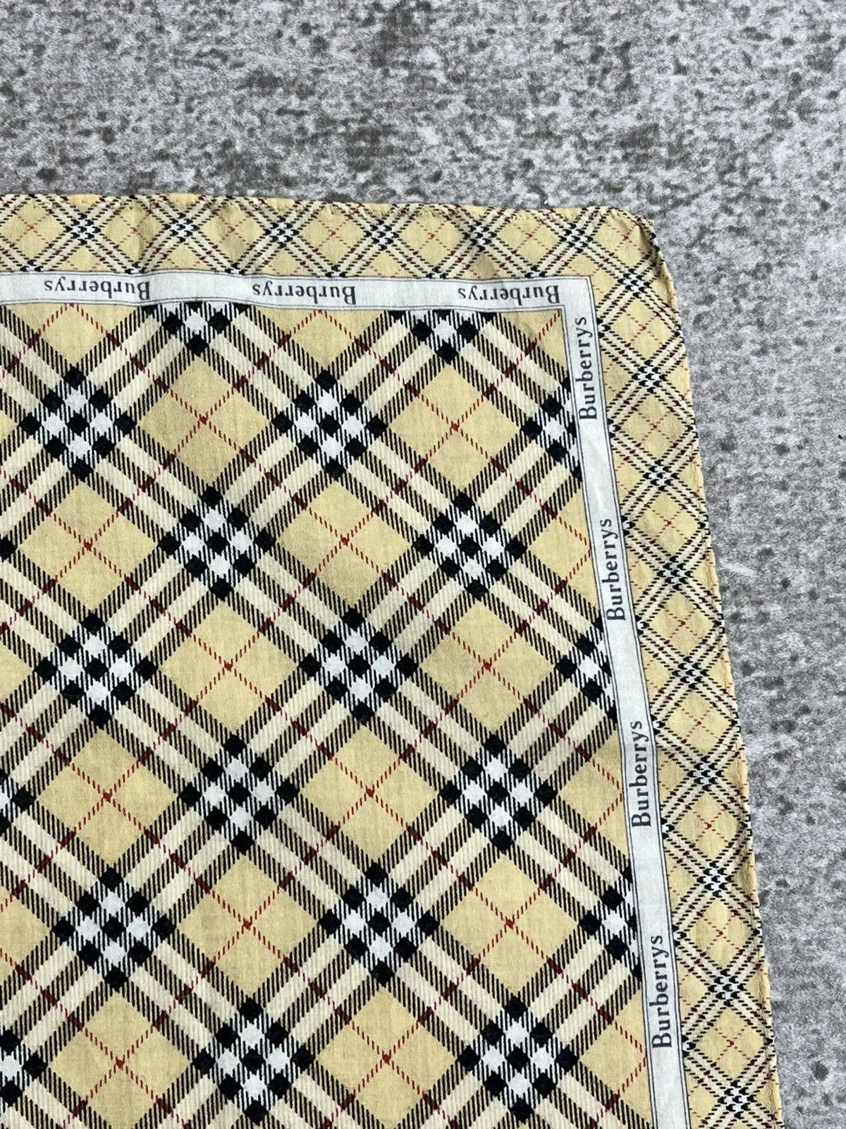 Burberry Burberrys Nova Check Handkerchief / Bandana / Neckerchief Size ONE SIZE - 3 Thumbnail