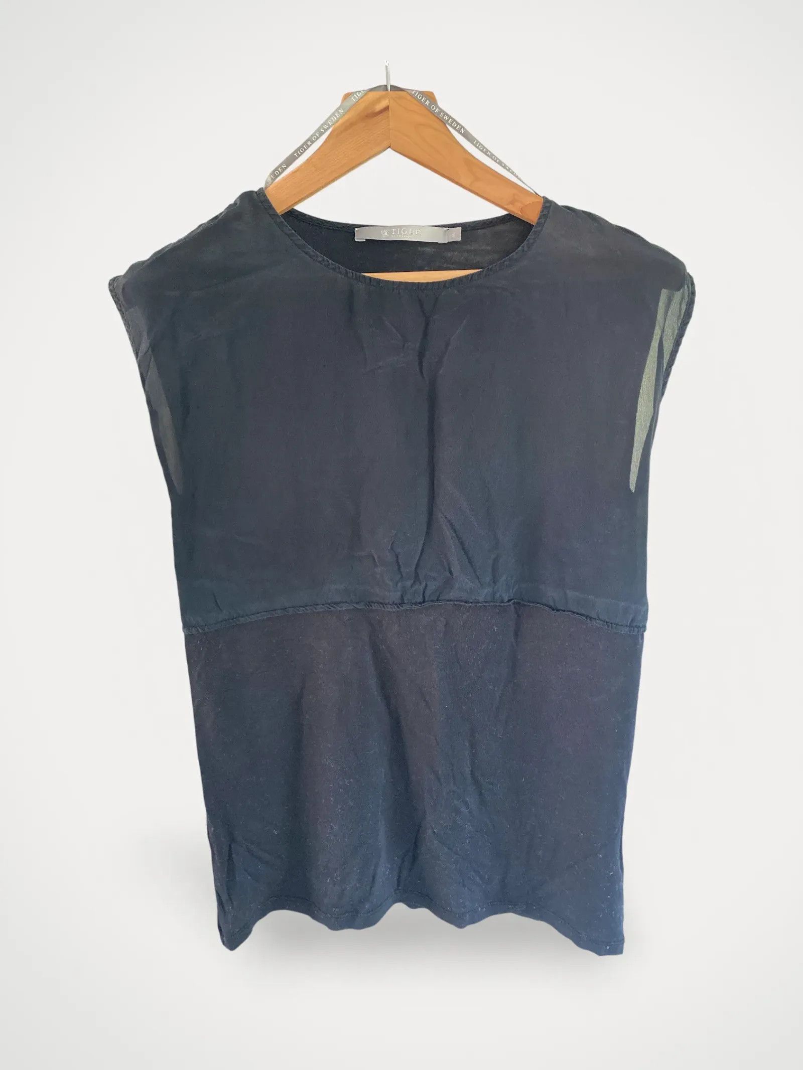 Tiger of Sweden Tiger of Sweden Top Size S / US 4 / IT 40 - 1 Thumbnail