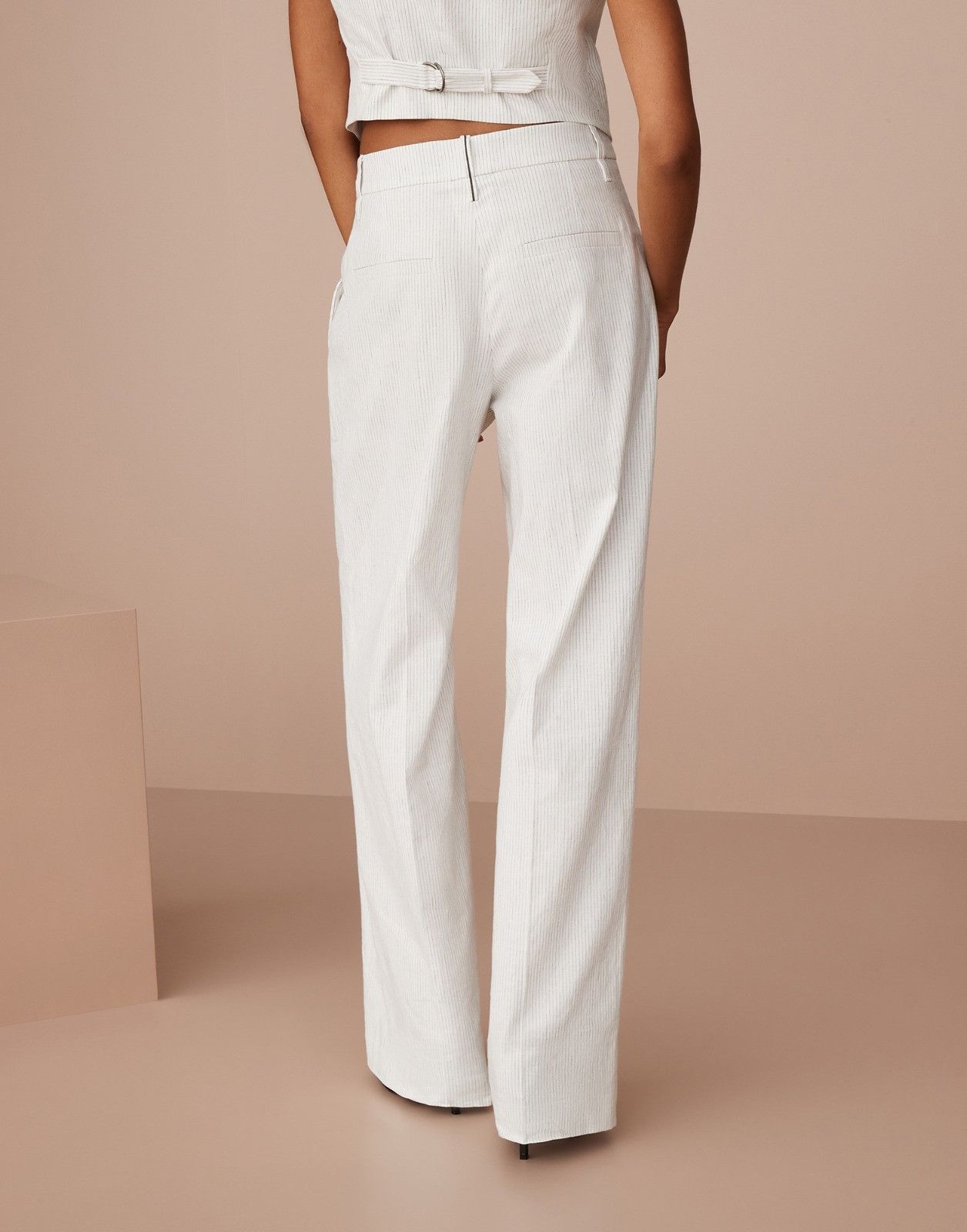 Brunello Cucinelli o1la1rc1a0425 Pant in White Size 27" / US 4 / IT 40 - 2 Thumbnail