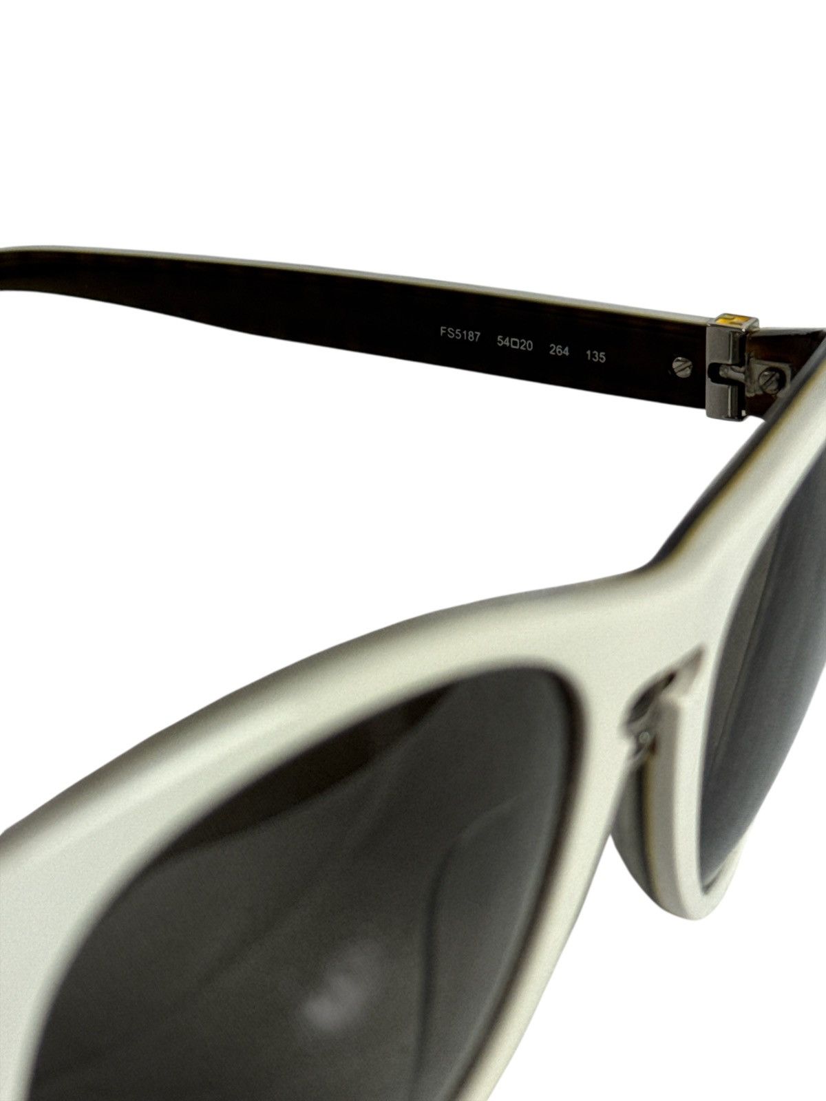 Fendi White Fendi Sunglasses Size ONE SIZE - 4 Thumbnail