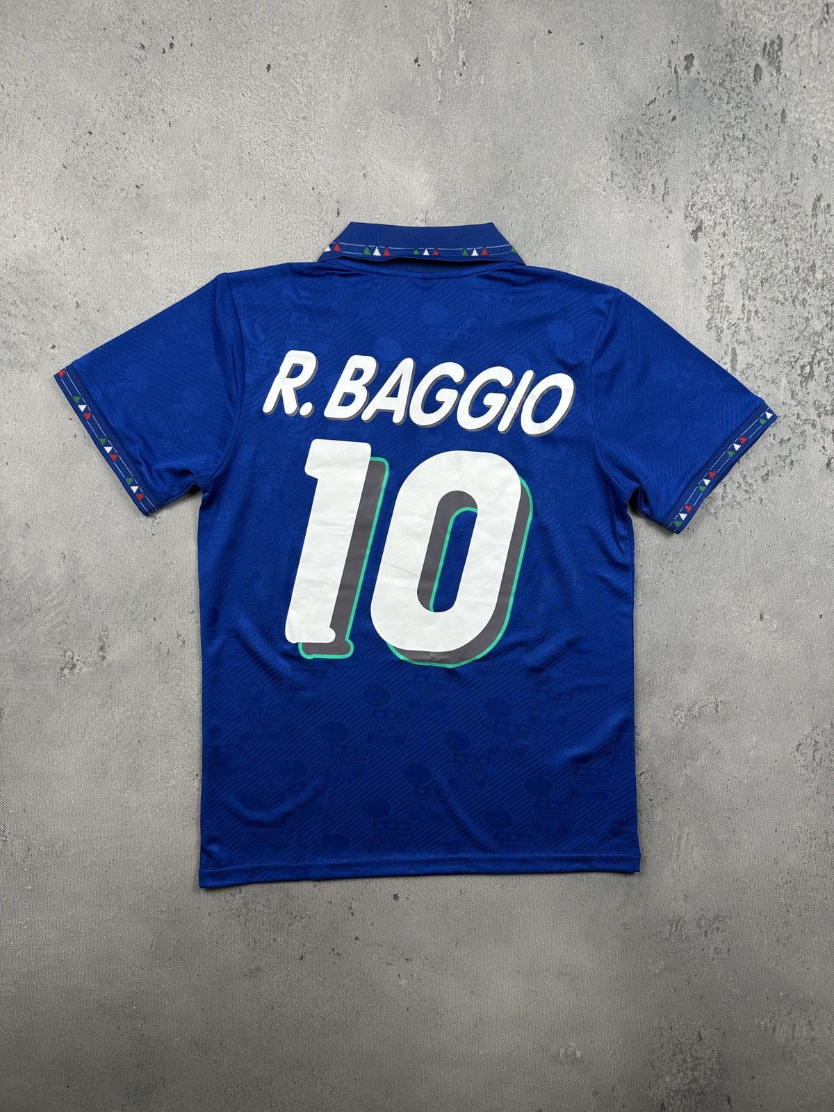 Diadora Vintage Roberto Baggio Italy 1994 World Cup Soccer Jersey Size US S / EU 44-46 / 1 - 2 Thumbnail