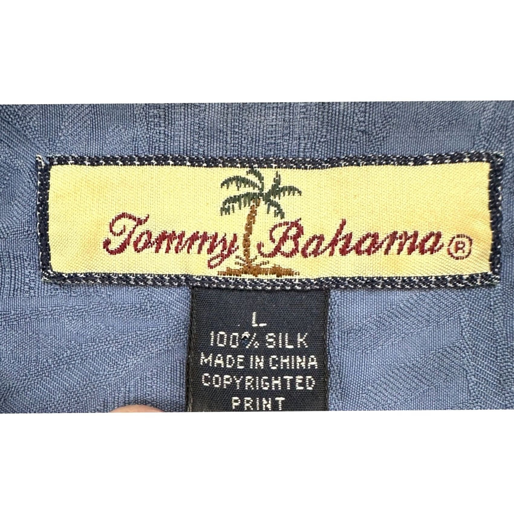 Tommy Bahama Tommy Bahama Mens Button Up Shirt Large Blue Striped Silk Pockets Short Sleeve Size US L / EU 52-54 / 3 - 4 Thumbnail