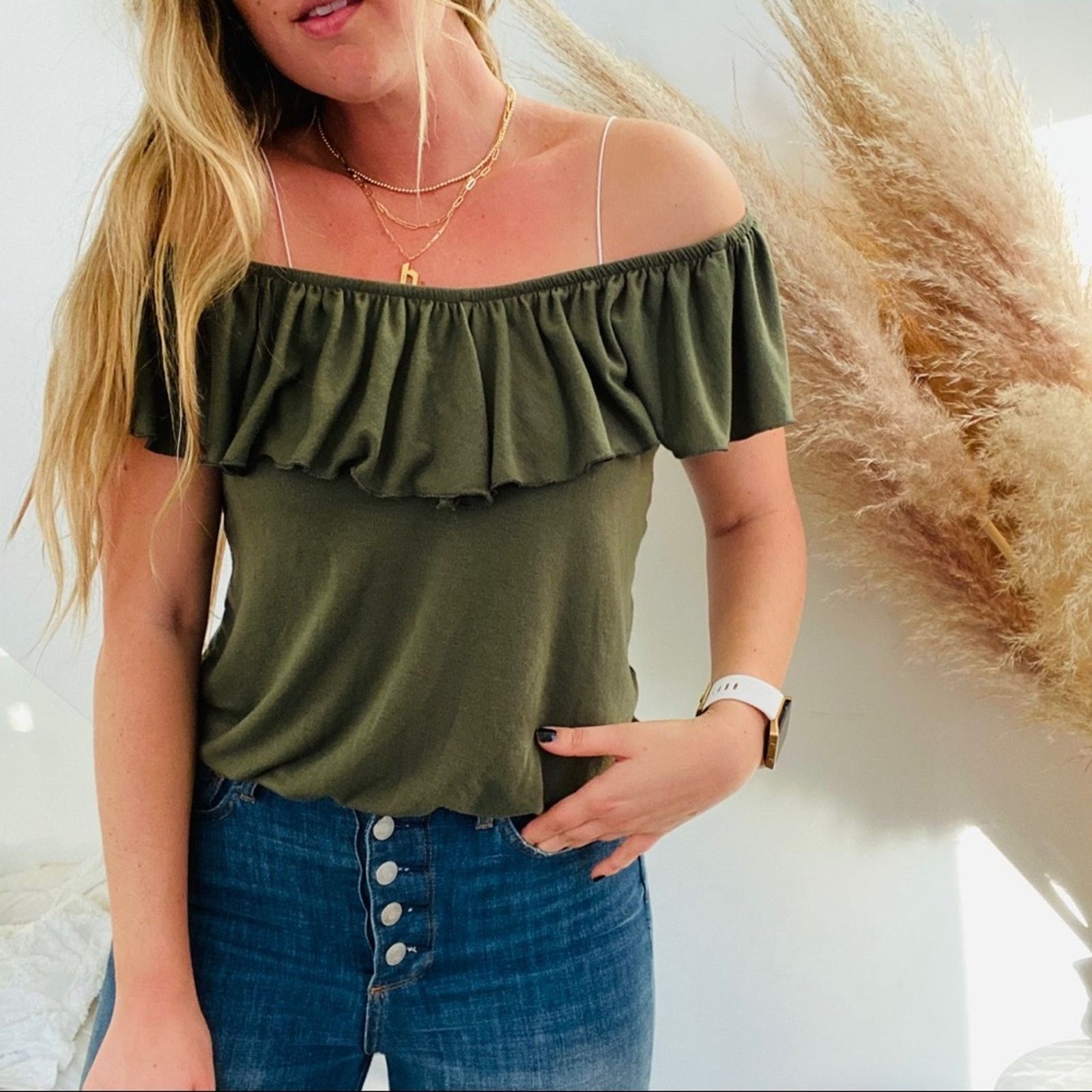 Express EXPRESS Olive Green Elastic Hem Ruffle Blouse Shirt Top Size M / US 6-8 / IT 42-44 - 1 Thumbnail