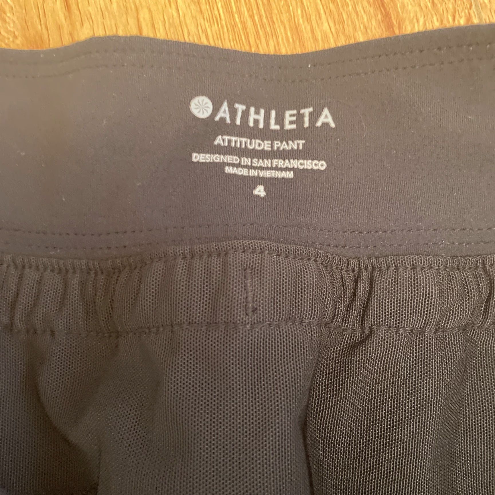 Athleta Athleta Womens Jogger Pants Attitude Pockets Drawstring Side Ruched Black Size 4, Activewear, Regular, Pants, Womens, Athleisure, Summer Size 27" / US 4 / IT 40 - 6 Thumbnail