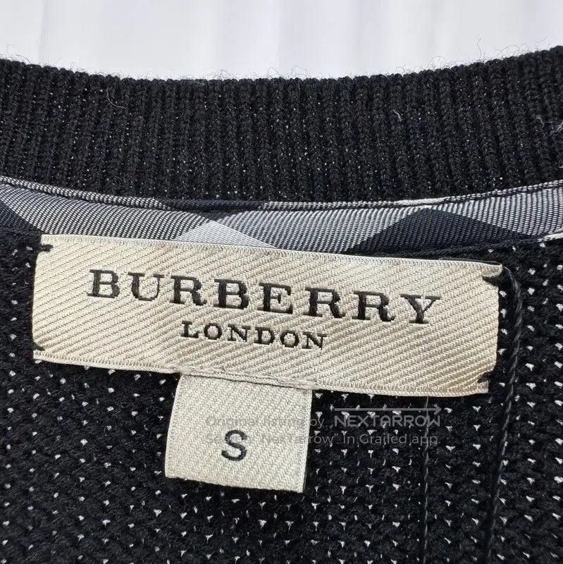 Burberry Burberry Black Wool V-Neck Sweater for Women. Size S / US 4 / IT 40 - 6 Thumbnail