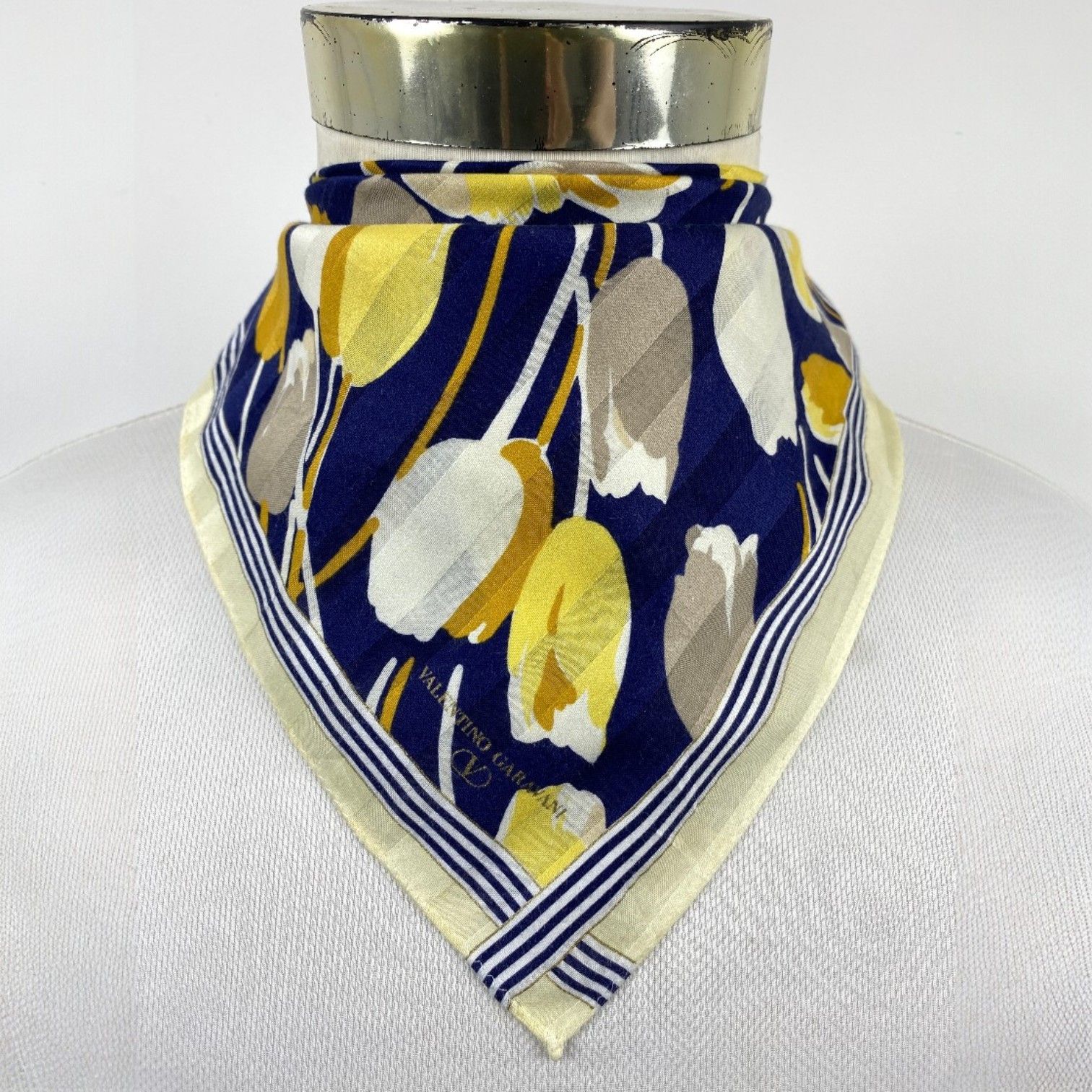 Valentino Valentino Garavani Handkerchief / Neckerchief HKC1115 Size ONE SIZE - 1 Thumbnail
