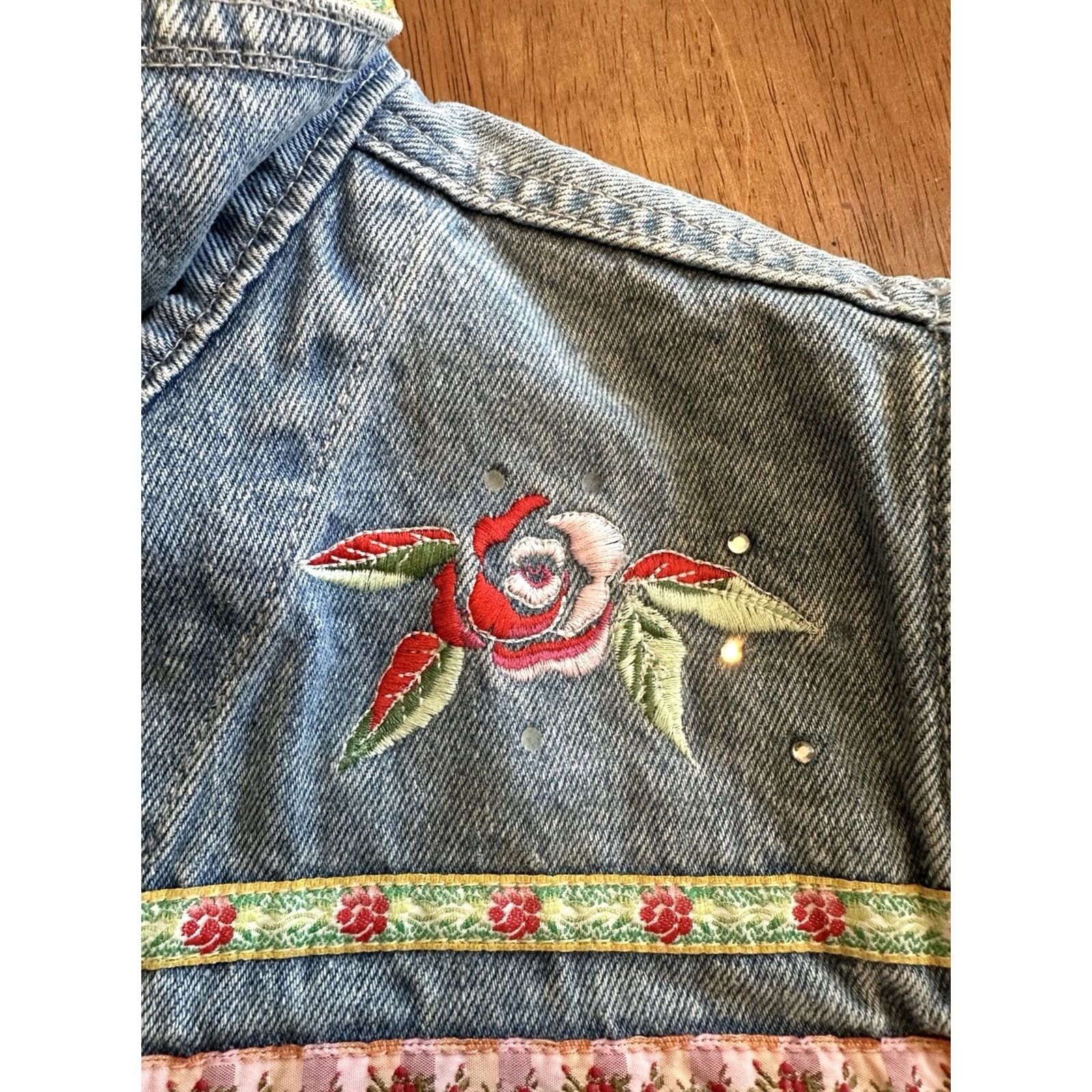 Bill Blass Bill Blass Denim Vest Women’s Small Floral Embroidered Size S / US 4 / IT 40 - 3 Thumbnail