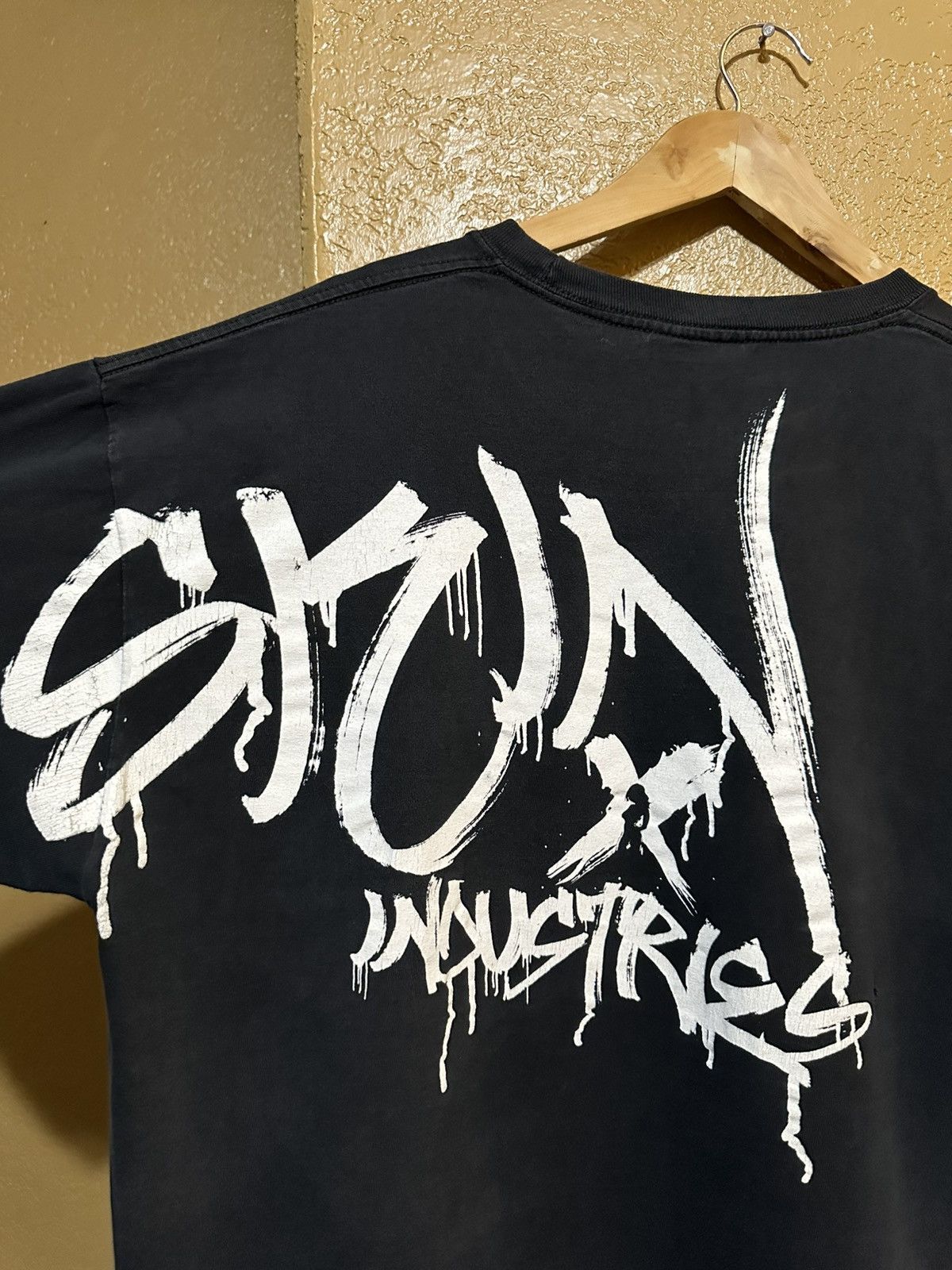 Hook-Ups vintage Skin Industries AOP Graffiti Tee XL skate Size US XL / EU 56 / 4 - 5 Thumbnail