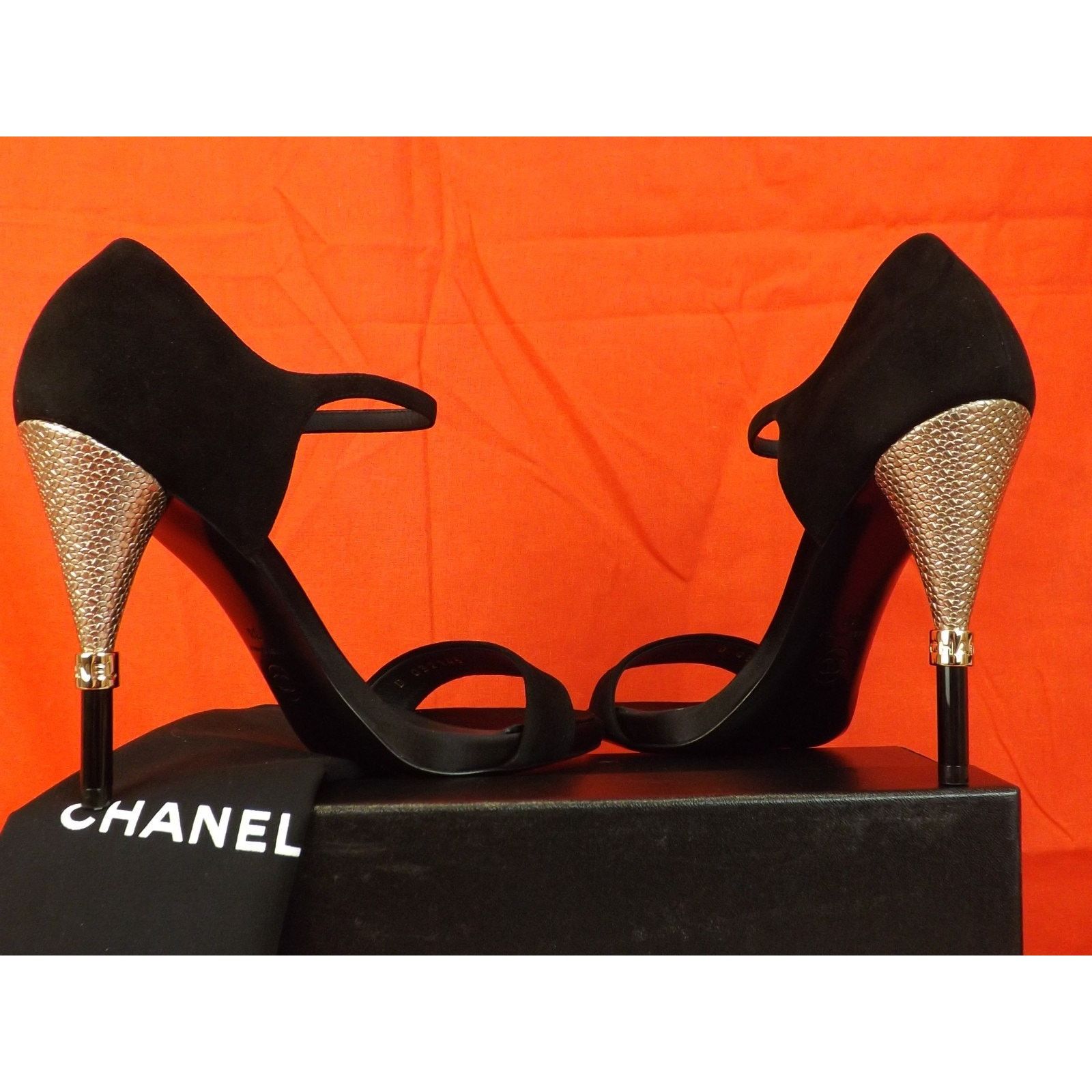 Chanel CHANEL G321 BLACK SUEDE CC LOGO GOLD HEEL SANDALS PUMPS 40.5 Size US 10.5 / IT 40.5 - 4 Thumbnail