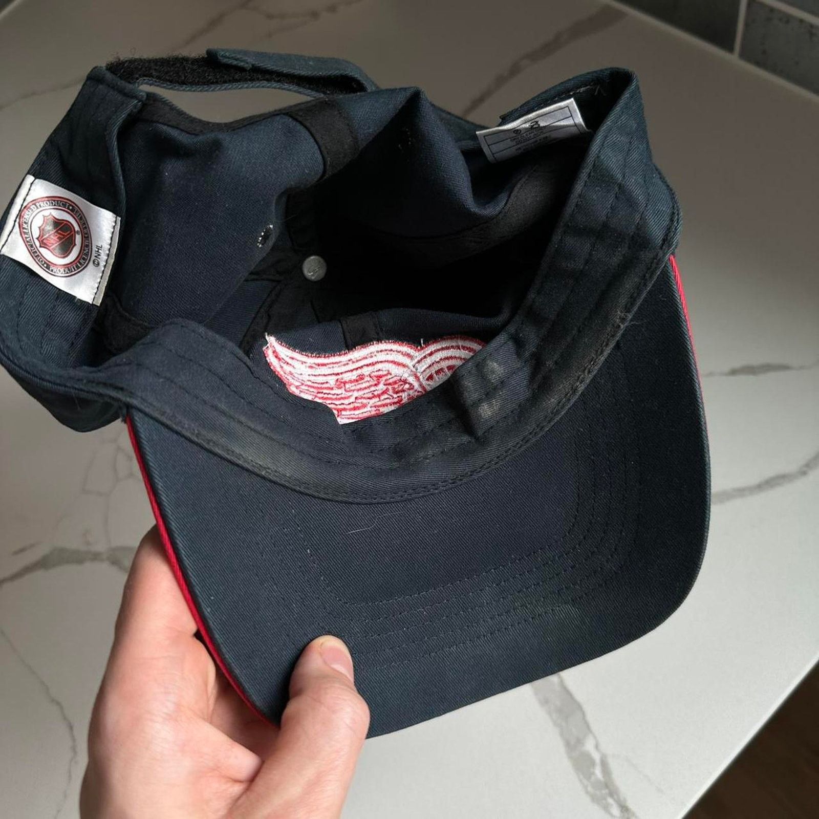 NHL Vintage Y2K Nike Black Faded Detroit Red Wings Hockey Hat Size ONE SIZE - 8 Thumbnail