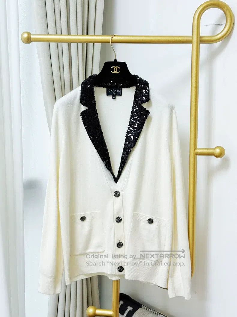 Chanel Chanel 23C white cashmere black sequin lapel knitted long- Size XS / US 0-2 / IT 36-38 - 1 Thumbnail