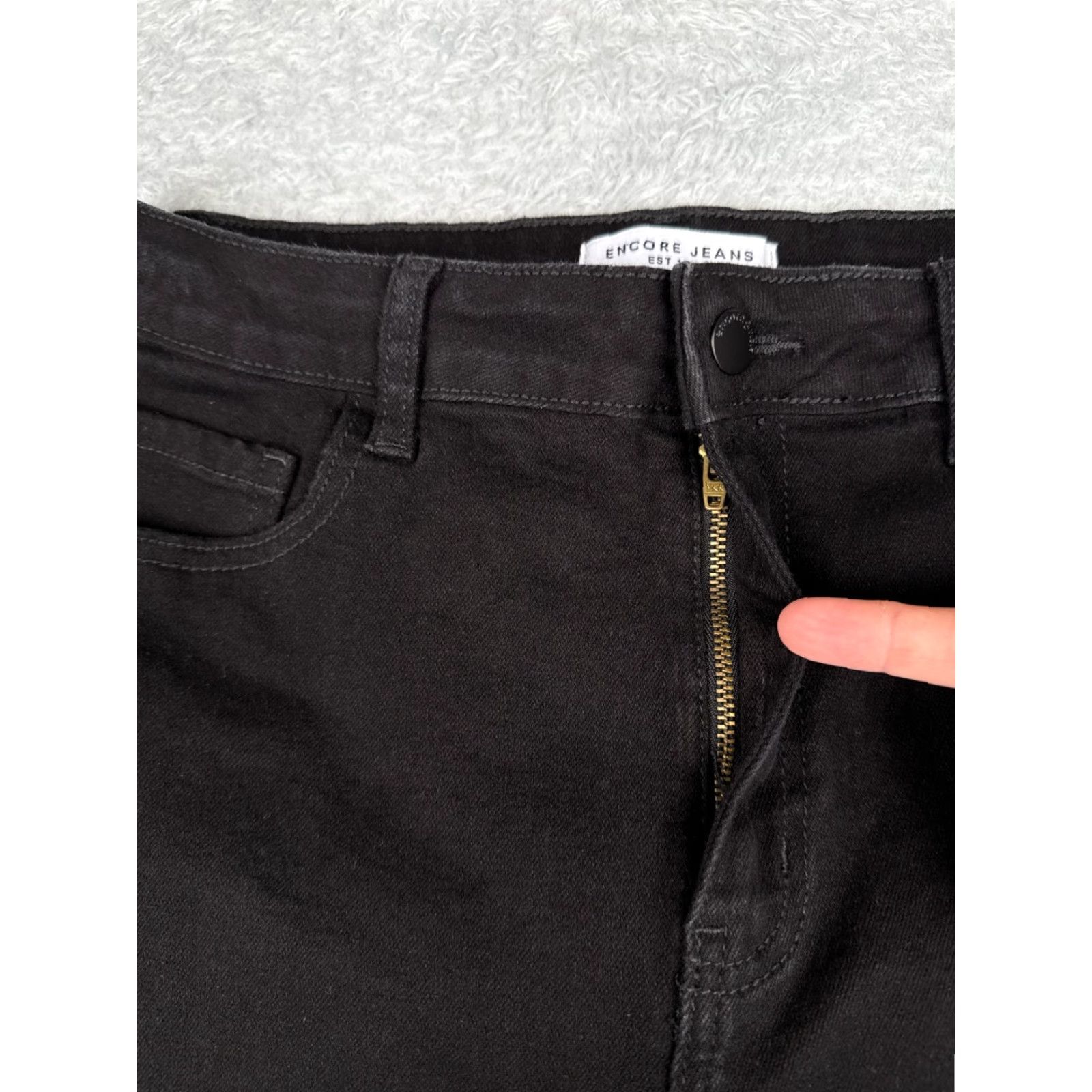 Vintage Encore Jeans Womens Flared High Rise Black Denim 29x25 Regular Cotton Blend 5-Pocket Design Jeans Mens? Womens? Size 29" - 5 Thumbnail
