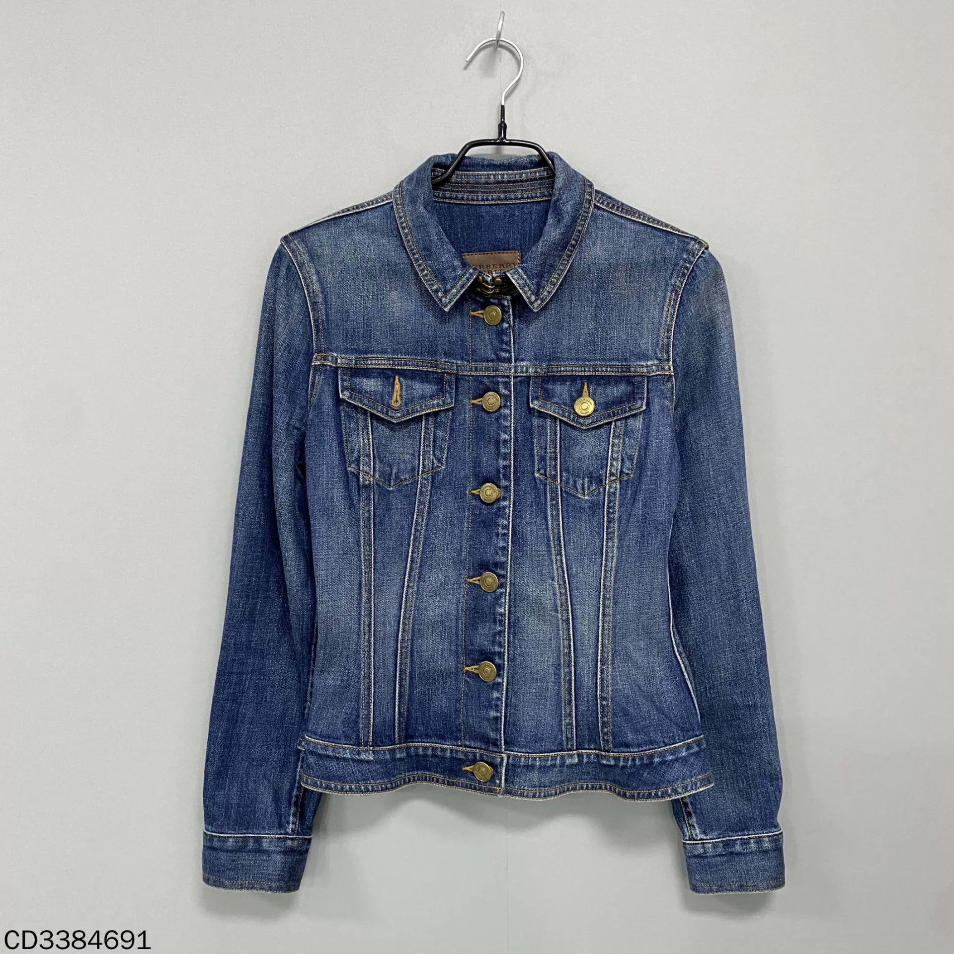 Burberry Burberry Slim Fit Vintage Denim Jacket S Size S / US 4 / IT 40 - 1 Thumbnail