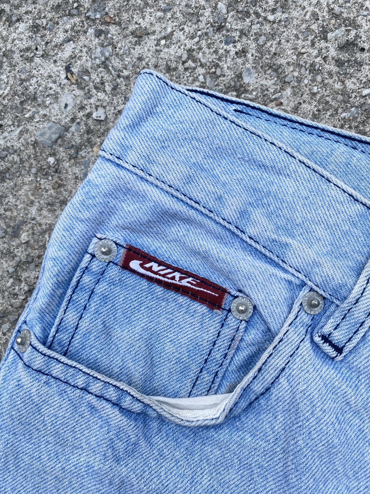 Nike × Vintage 1990s - Nike Light Wash Jeans Wear Size US 31 - 10 Thumbnail