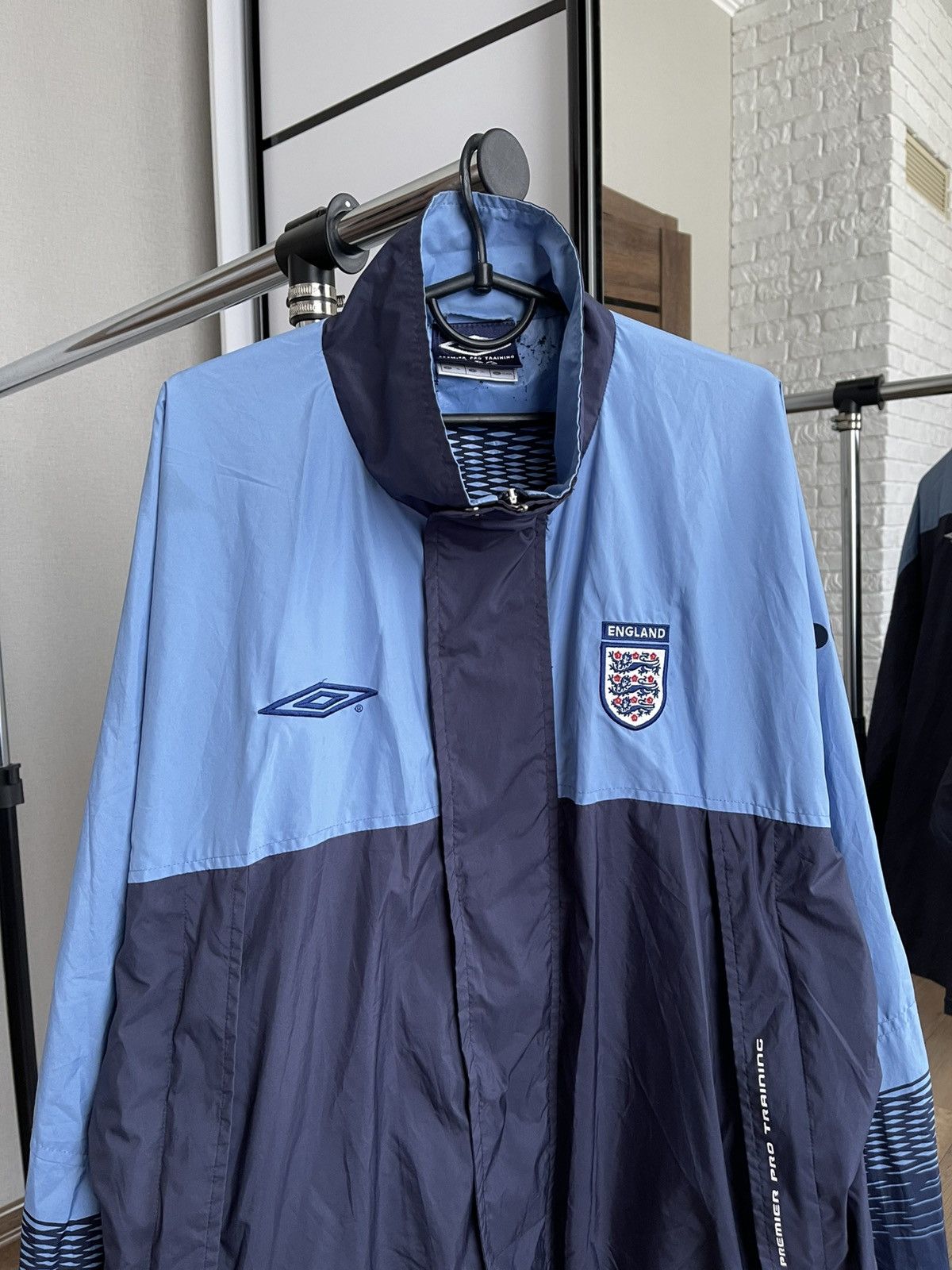 Umbro Umbro England Vintage Soccer Zip Track Jacket 2000s Size US XL / EU 56 / 4 - 3 Thumbnail