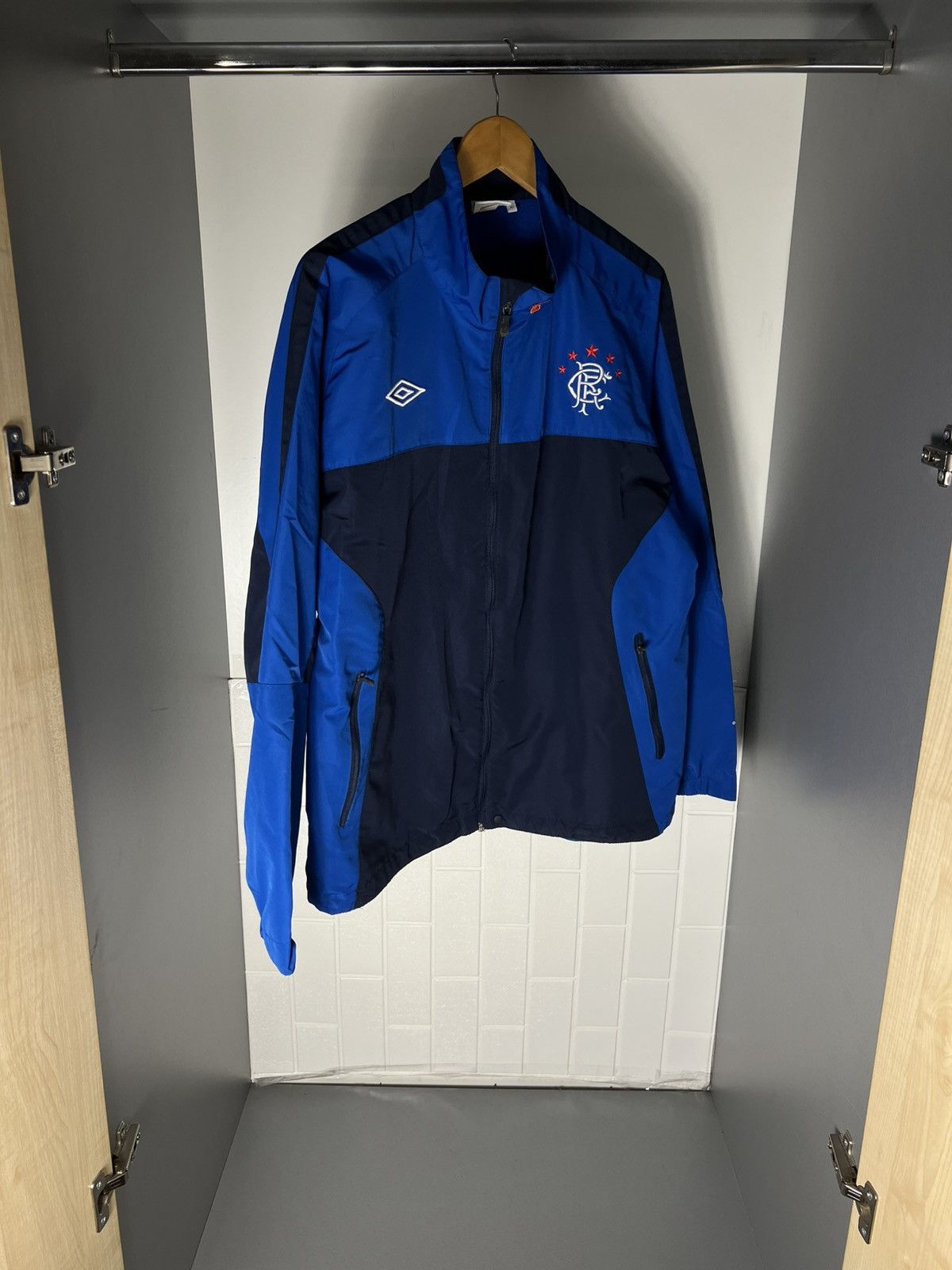 Umbro VINTAGE UMBRO FC RANGERS SCOTLAND SOCCER JERSEY RETRO Y2K Size US XL / EU 56 / 4 - 5 Thumbnail
