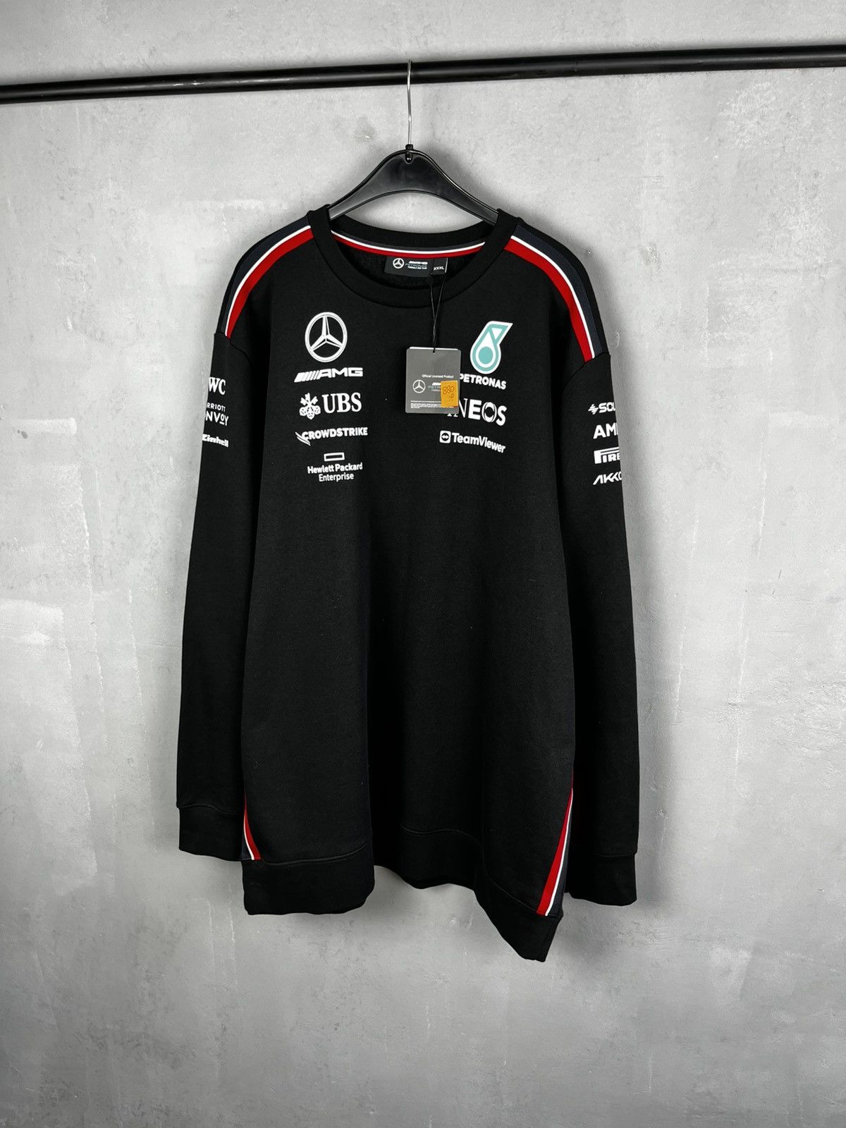 Mercedes-Benz AMG Petronas formula one team sweatshirt Size US XXL / EU 58 / 5 - 1 Thumbnail