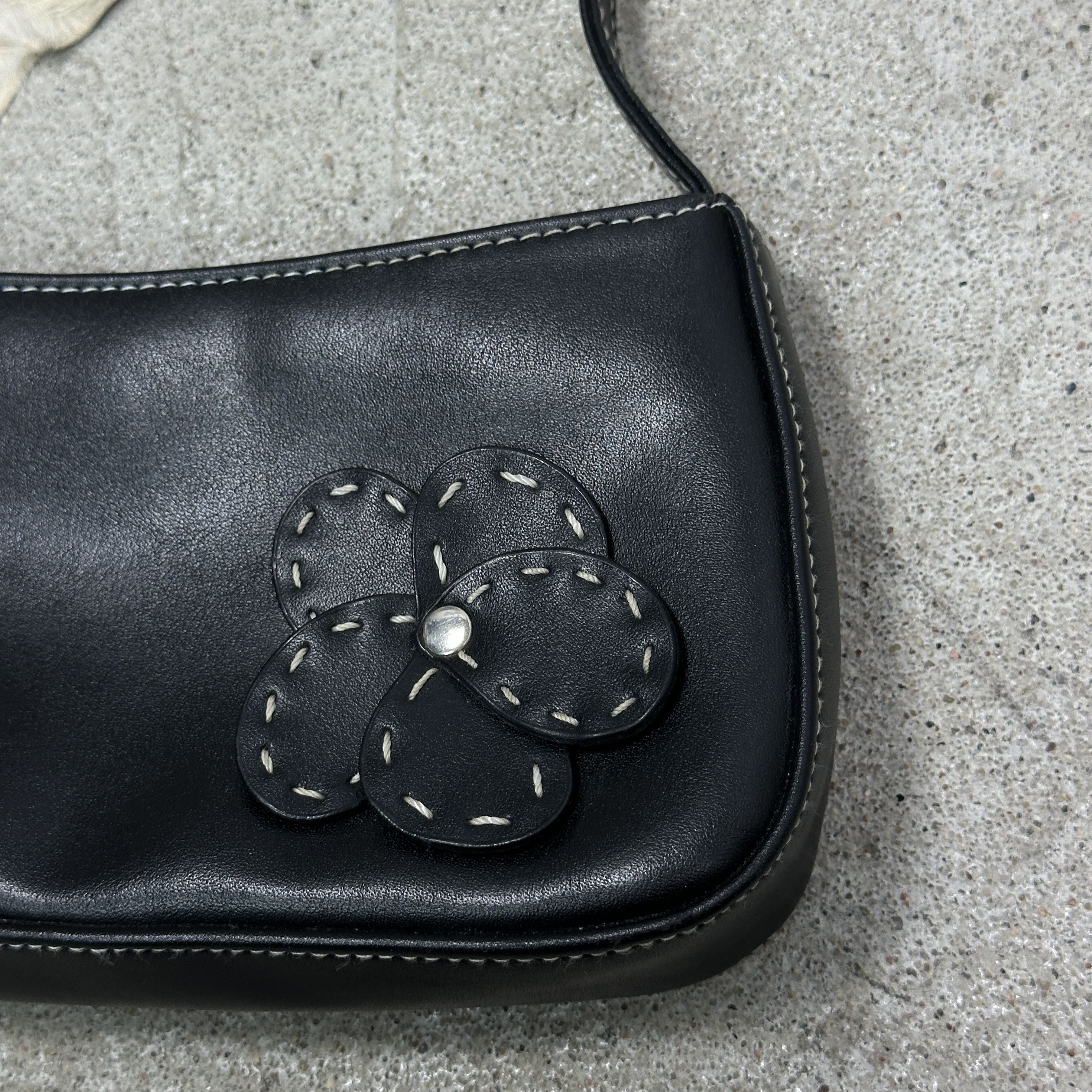 Vintage Vintage Avant Garde Preppy Flower Baguette Bag Y2K Size ONE SIZE - 3 Thumbnail