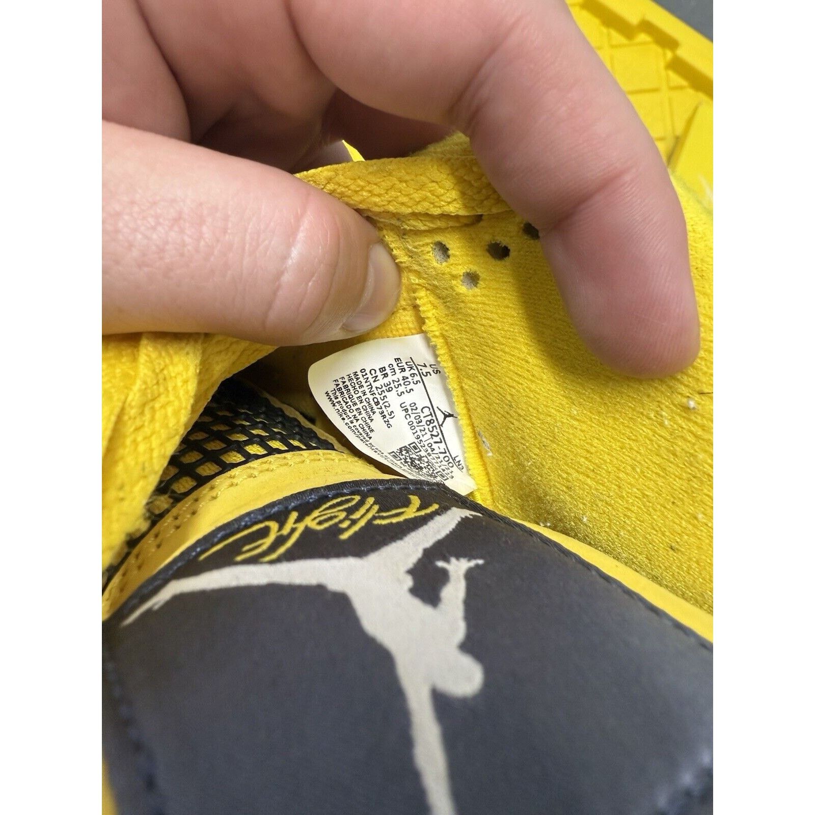 Jordan Brand Men’s Jordan 4 Retro Mid Lightning Yellow CT8527-700 Used Size US 7.5 / EU 40-41 - 7 Thumbnail