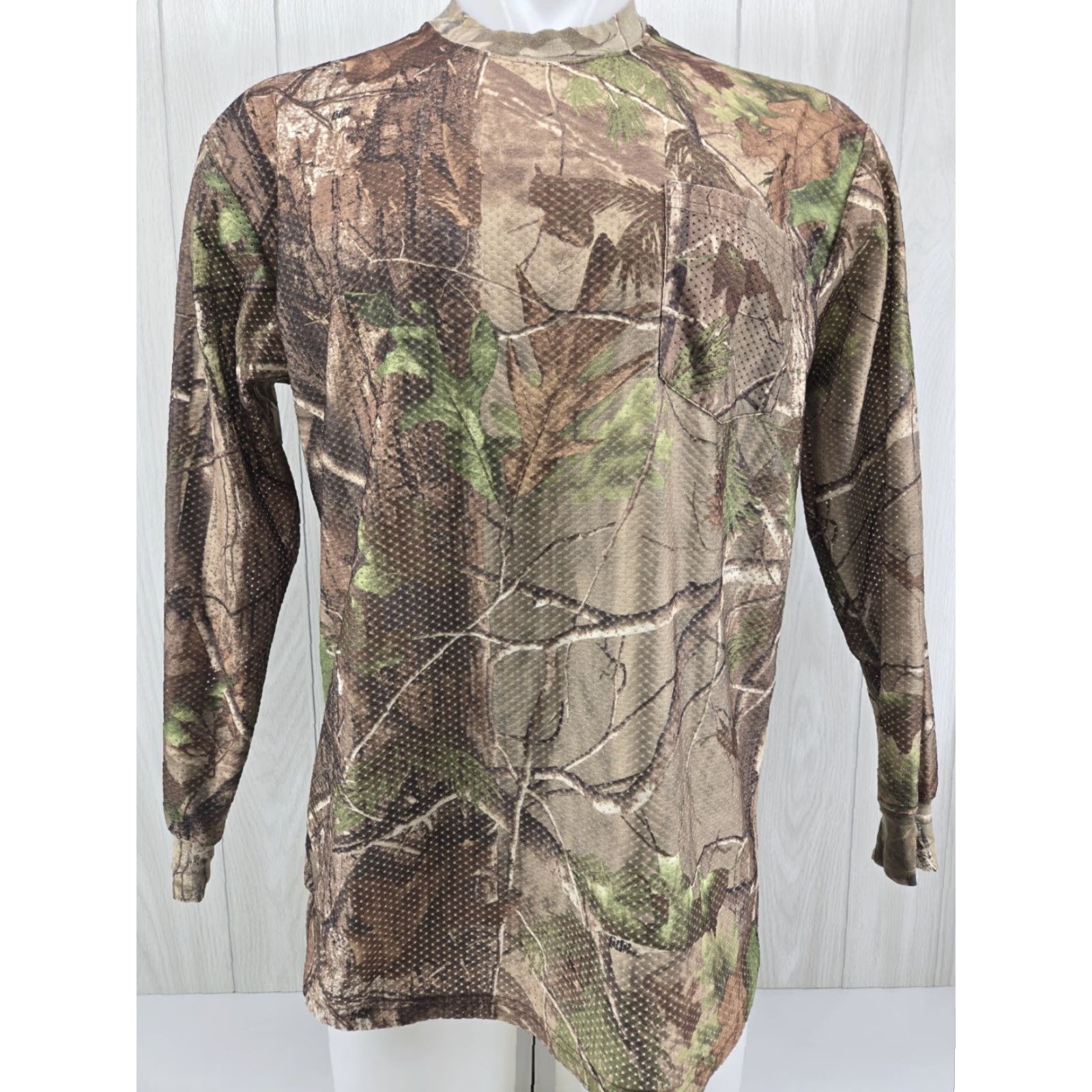 Realtree RedHead Shirt Men Vented Camo long Sleeve Perforated Holes Realtree Sz Medium Size US M / EU 48-50 / 2 - 2 Thumbnail