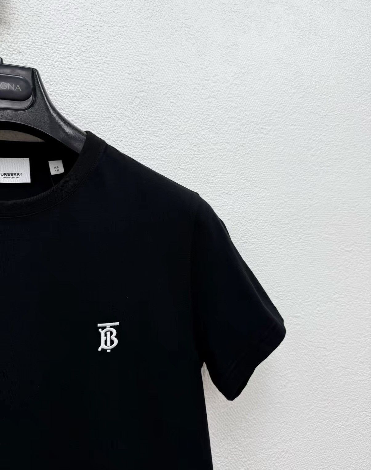 Burberry BURBERRY 100% Cotton Embroidered Short Sleeve T-shirt J30 Size US XS / EU 42 / 0 - 3 Thumbnail