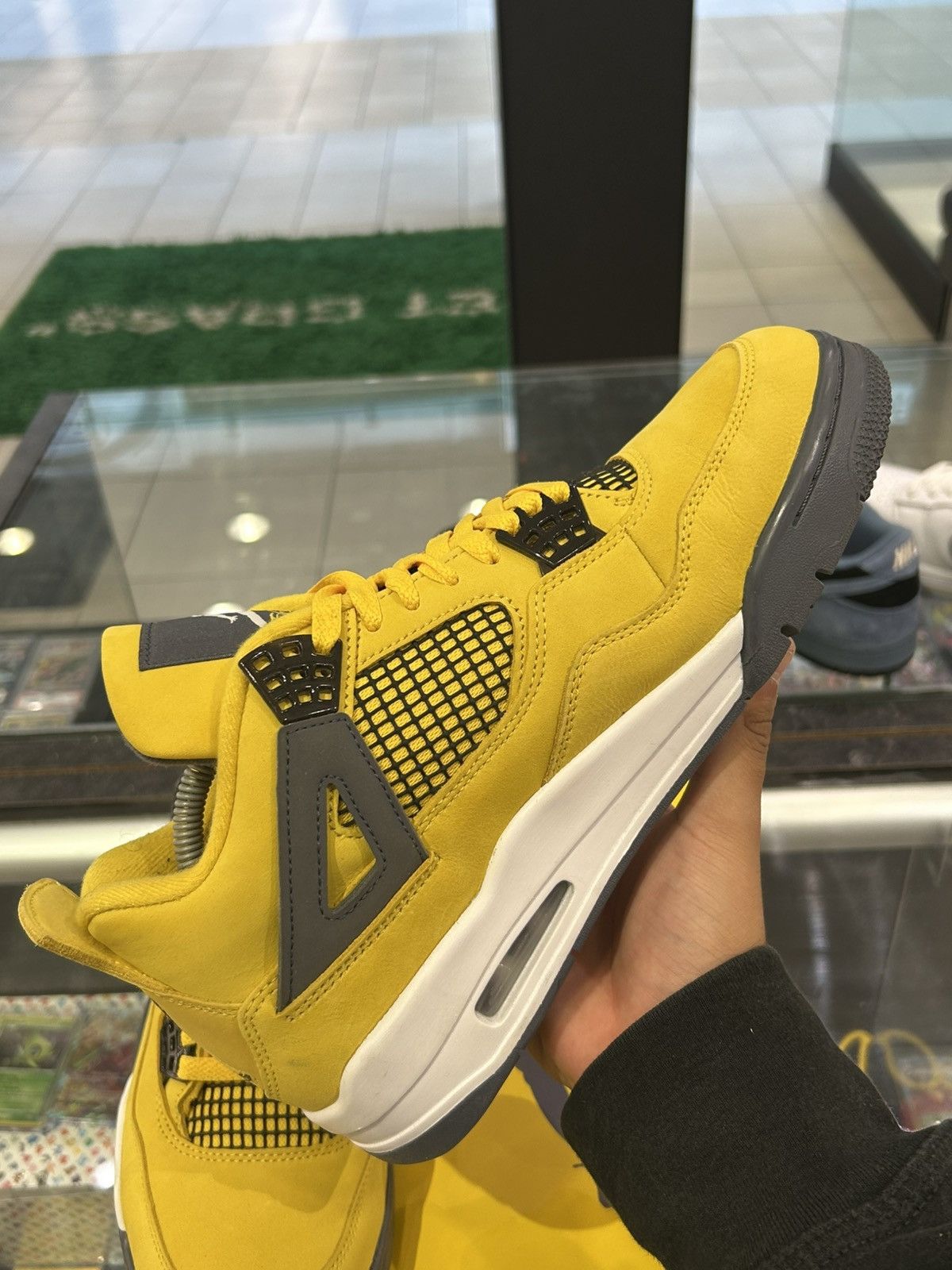 Jordan Brand Jordan 4 lightning 2021 Size US 9 / EU 42 - 4 Thumbnail