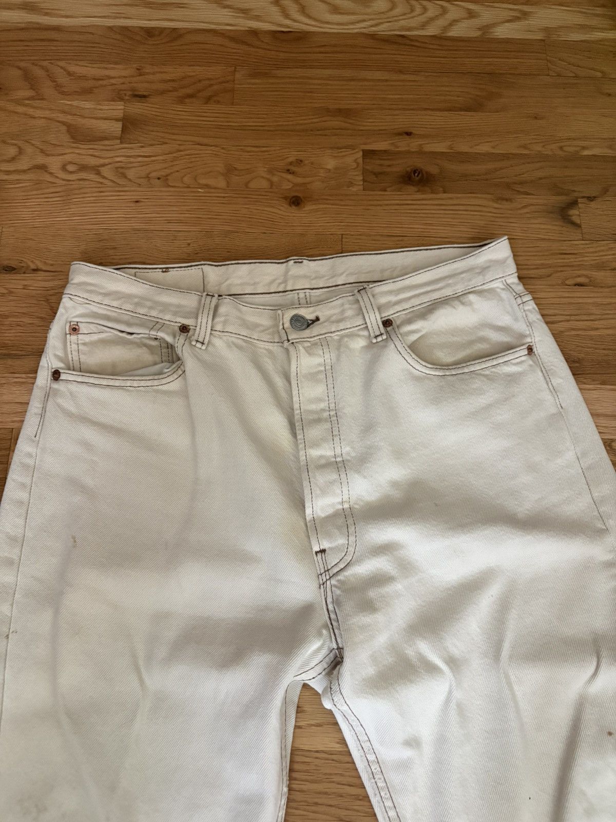 Levi's Levi’s 501 Vintage White Contrast Stitch Jeans Size US 33 - 2 Thumbnail
