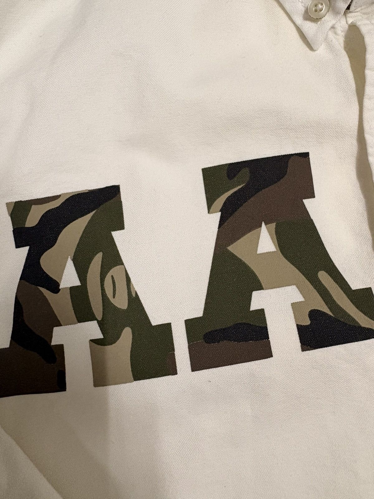Aape BAPE Camo Logo Oxford Button-Up Shirt (White) Size US L / EU 52-54 / 3 - 14 Thumbnail
