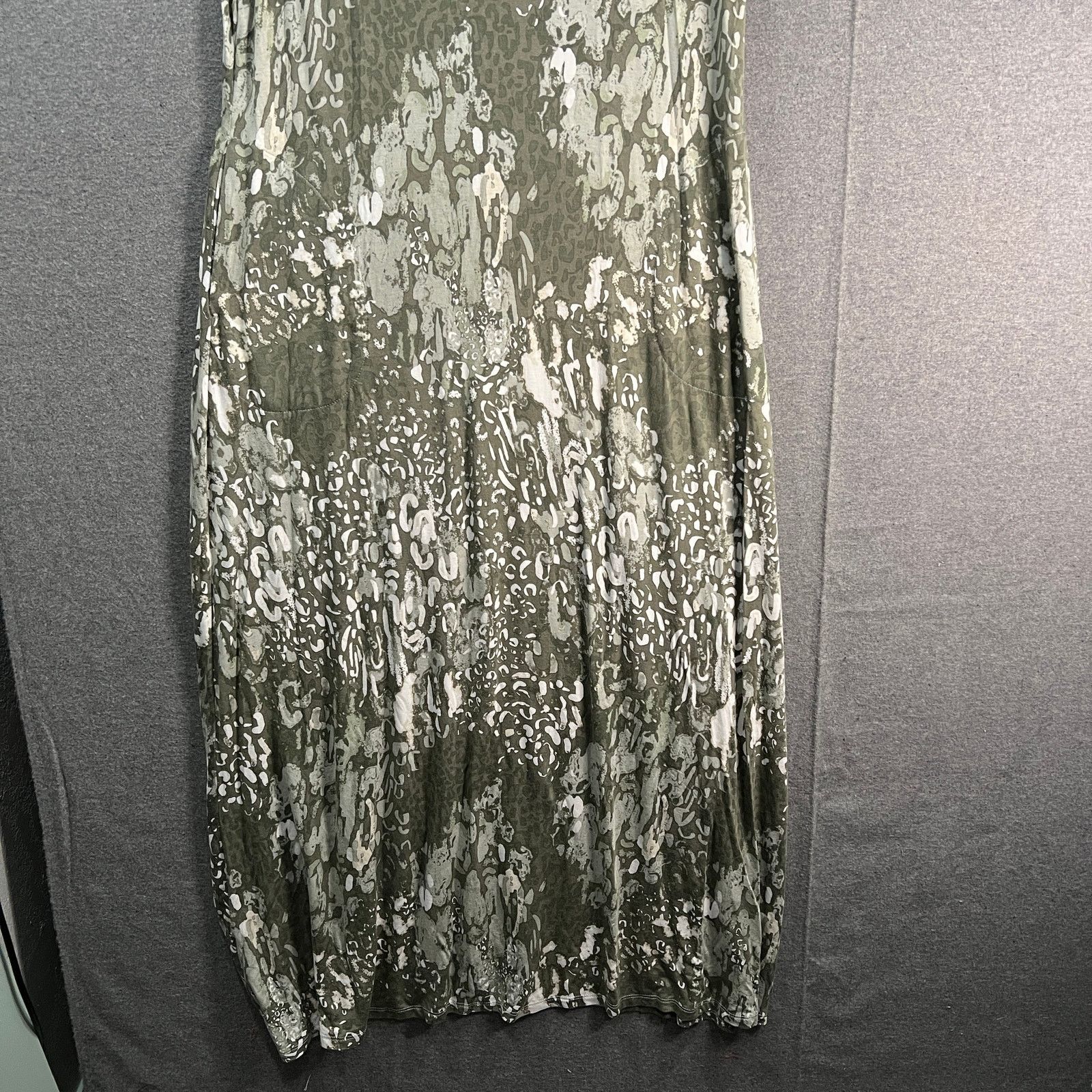 Other Belle by Kim Gravel Tall Print or Solid V-Neck Maxi Dress Size S / US 4 / IT 40 - 6 Thumbnail