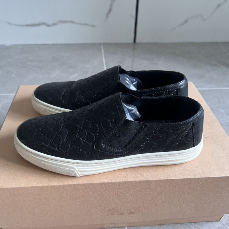 Gucci Gucci Stylish Black Slip-On Sneakers for Women 0079 Size US 5 / IT 35 - 1 Thumbnail