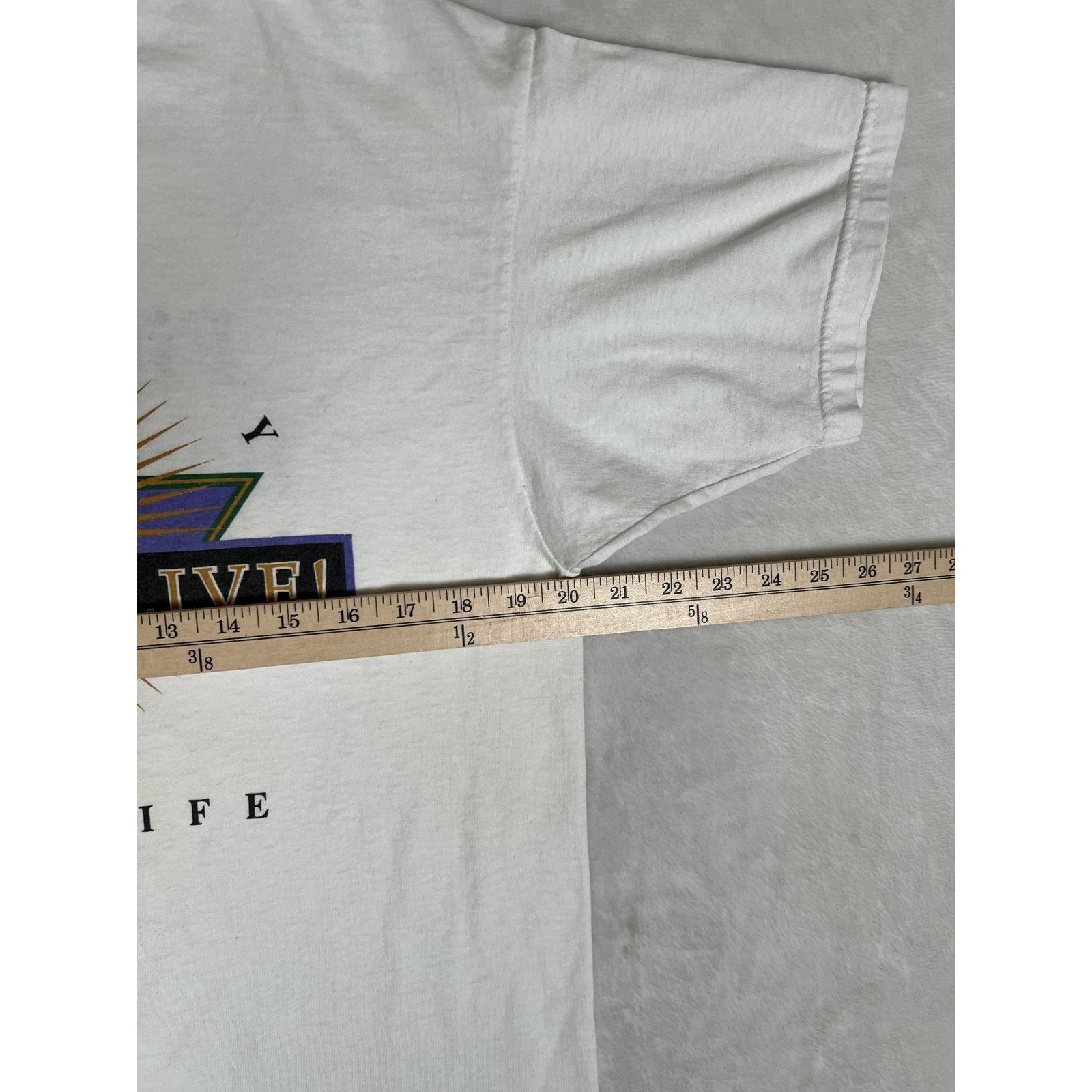 Fruit Of The Loom Vintage Christ Is Alive Shirt Mens Large White Christian Bap Size US L / EU 52-54 / 3 - 7 Thumbnail